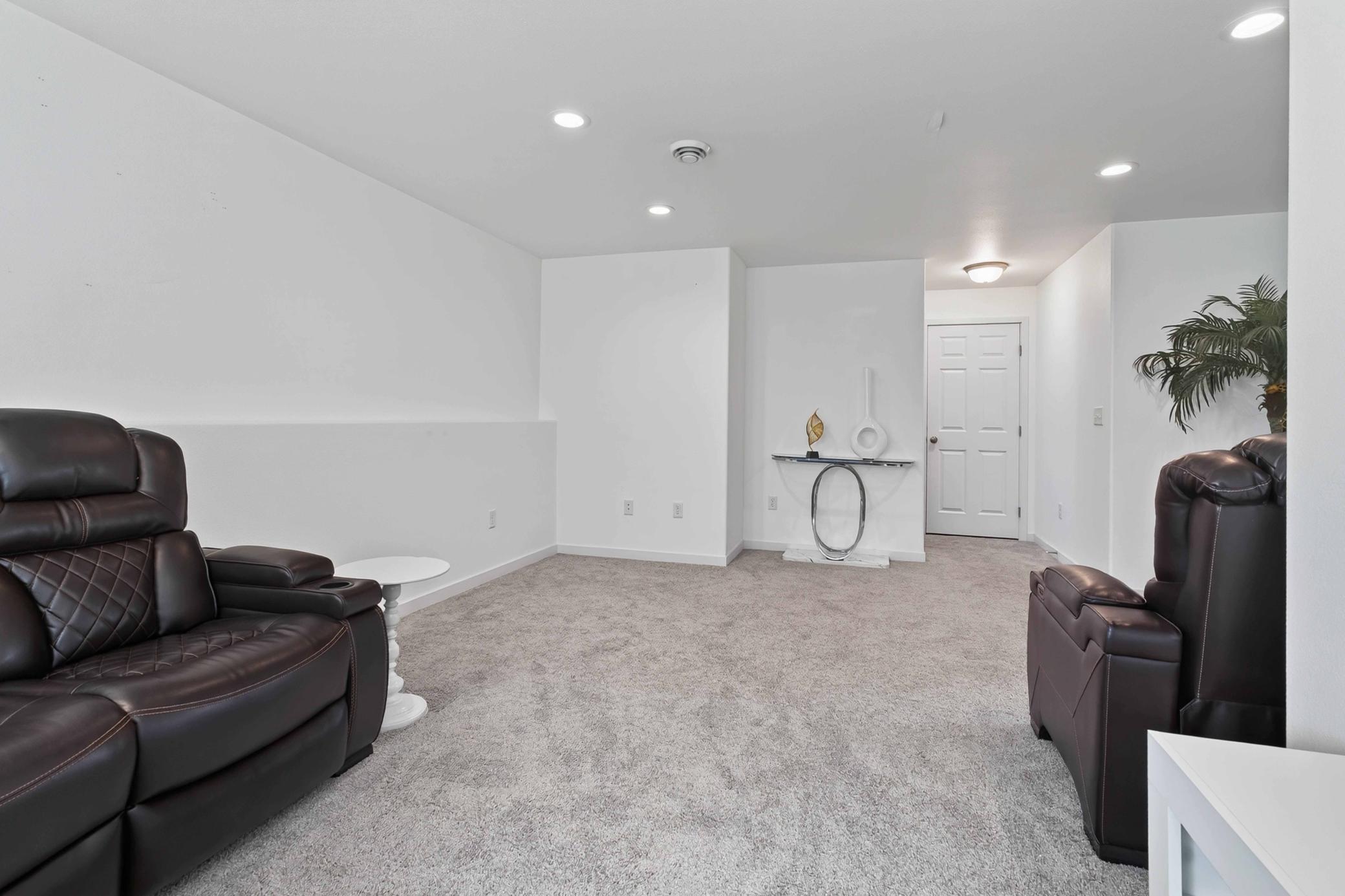 2022 single family home for sale at 6582 28th Street S in Fargo, ND — 3 bed, 3 bath (photo 23 of 36)
