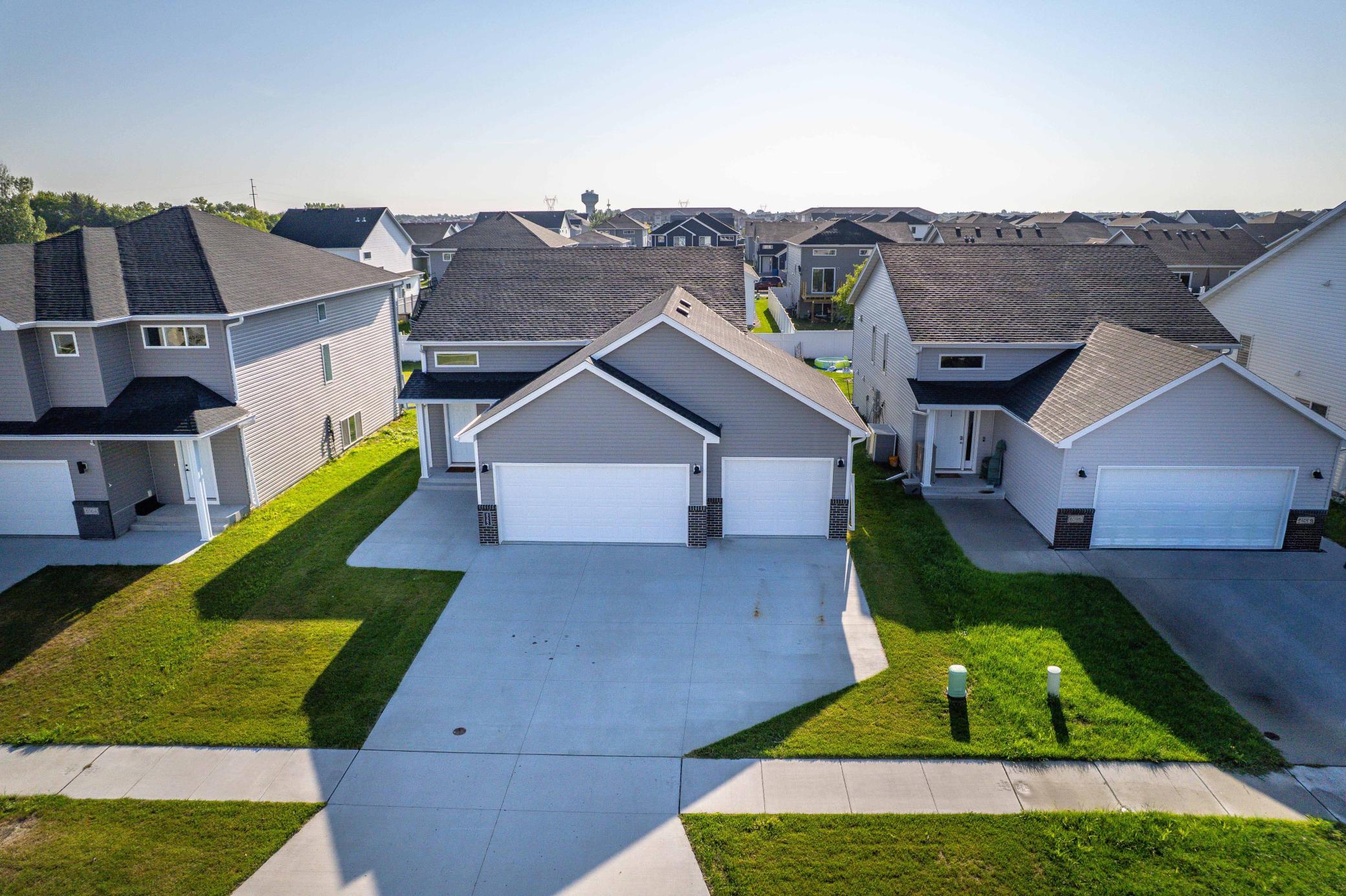 2022 single family home for sale at 6582 28th Street S in Fargo, ND — 3 bed, 3 bath (photo 32 of 36)