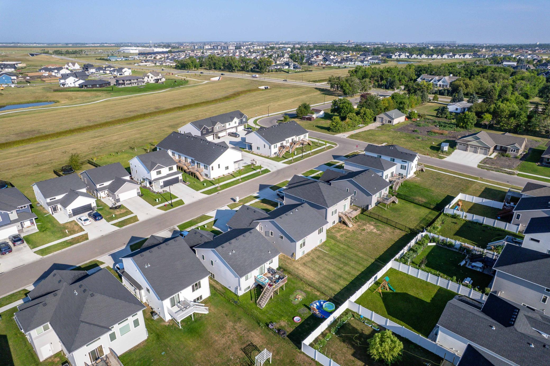 2022 single family home for sale at 6582 28th Street S in Fargo, ND — 3 bed, 3 bath (photo 35 of 36)