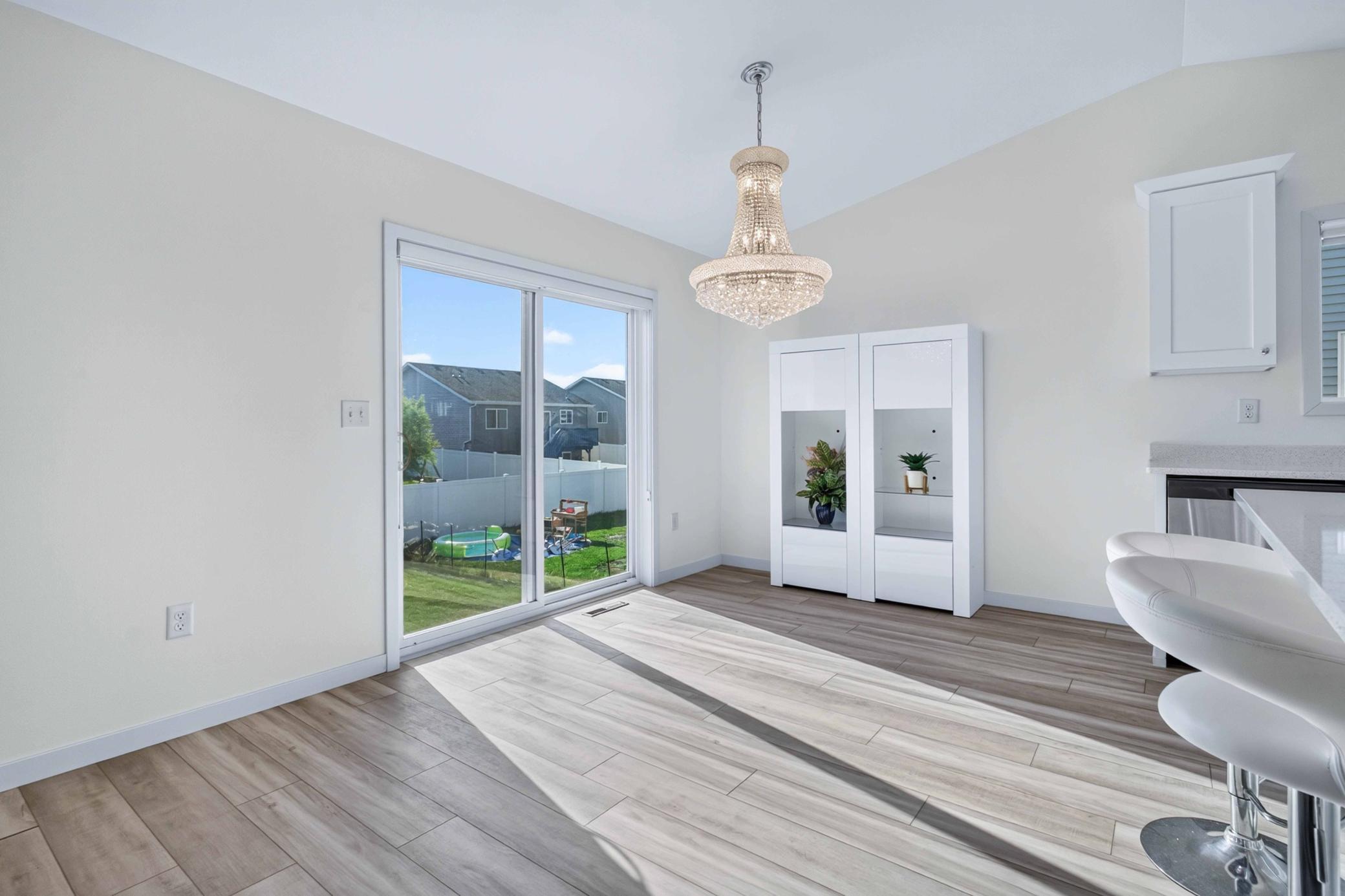 2022 single family home for sale at 6582 28th Street S in Fargo, ND — 3 bed, 3 bath (photo 10 of 36)