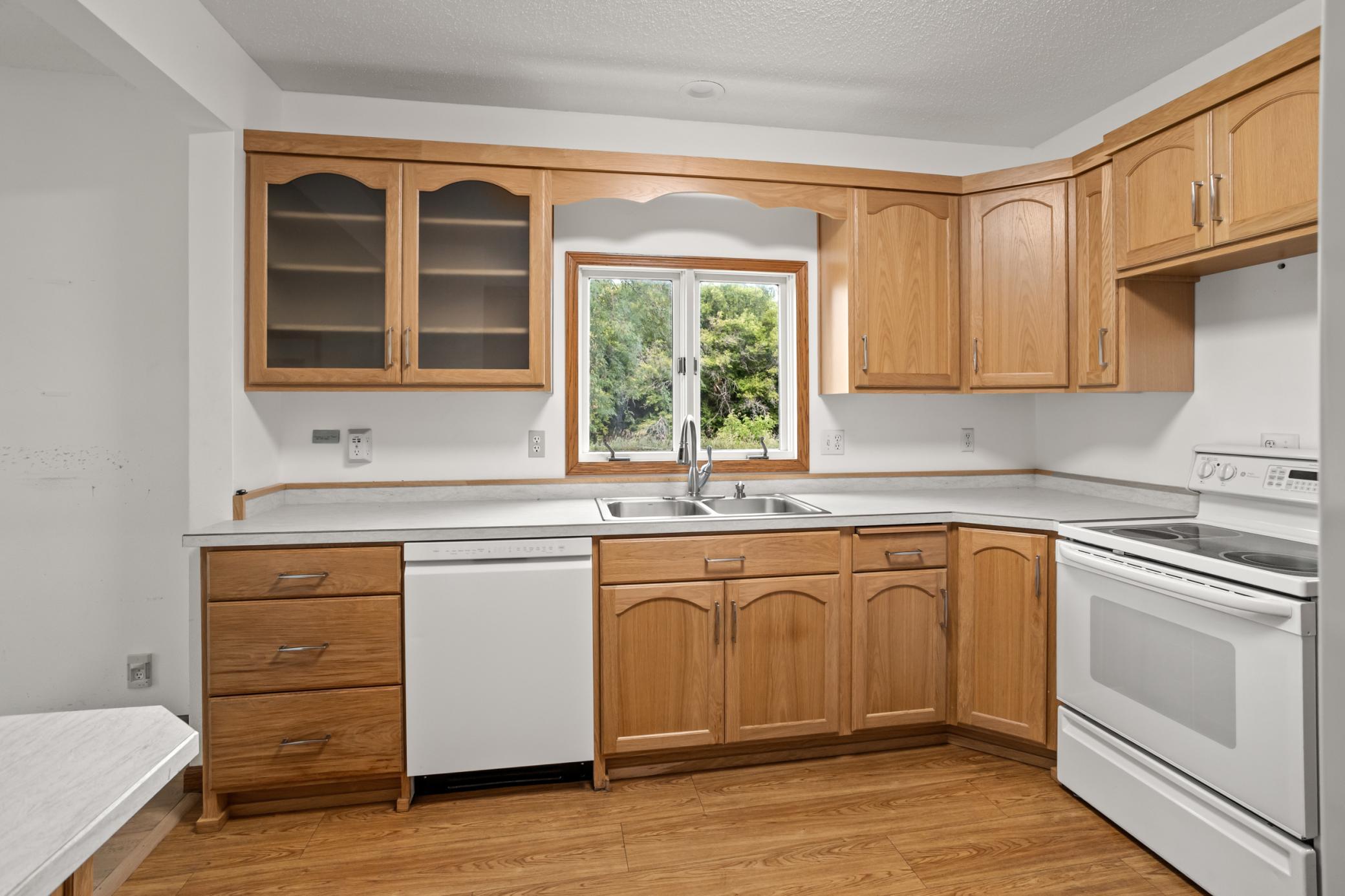 1929 single family home for sale at 16823 53rd Street SE in Kindred, ND — 3 bed, 3 bath (photo 16 of 55)