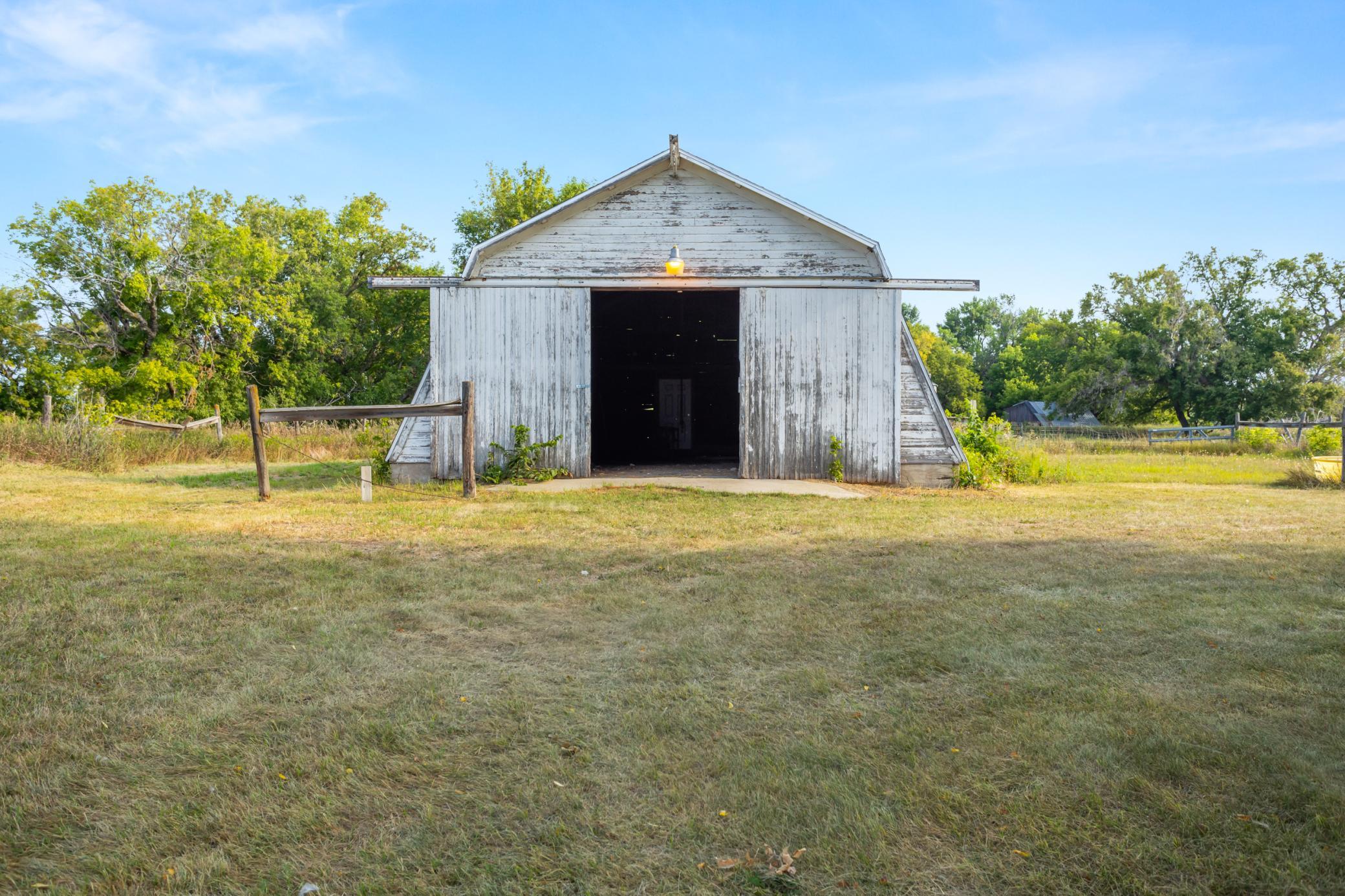 1929 single family home for sale at 16823 53rd Street SE in Kindred, ND — 3 bed, 3 bath (photo 3 of 55)