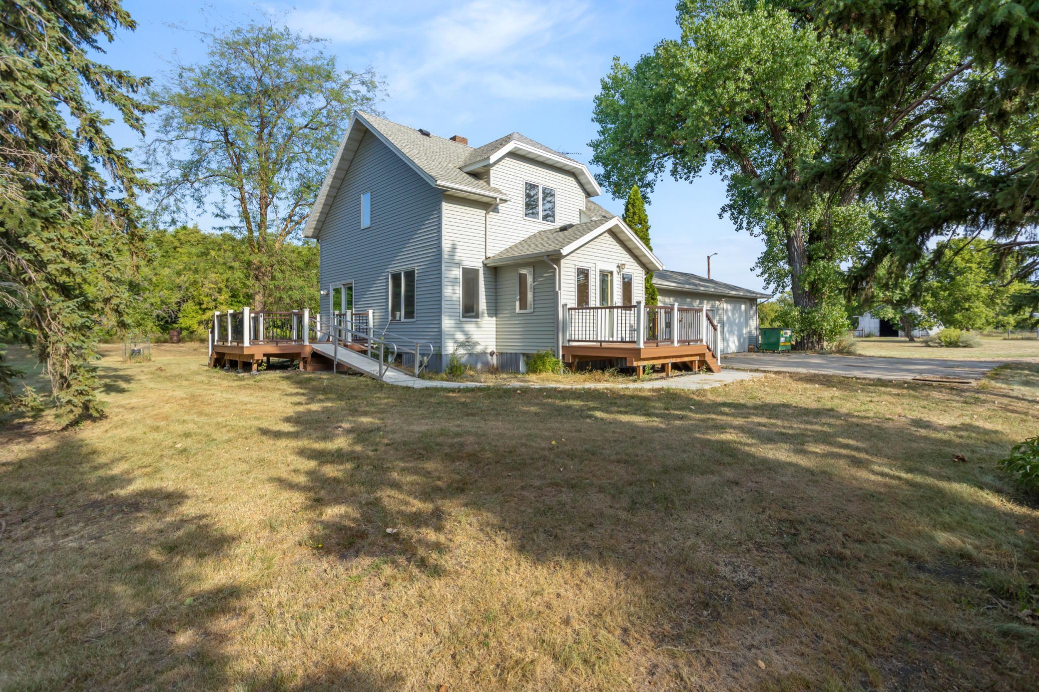 1929 single family home for sale at 16823 53rd Street SE in Kindred, ND — 3 bed, 3 bath (photo 4 of 55)