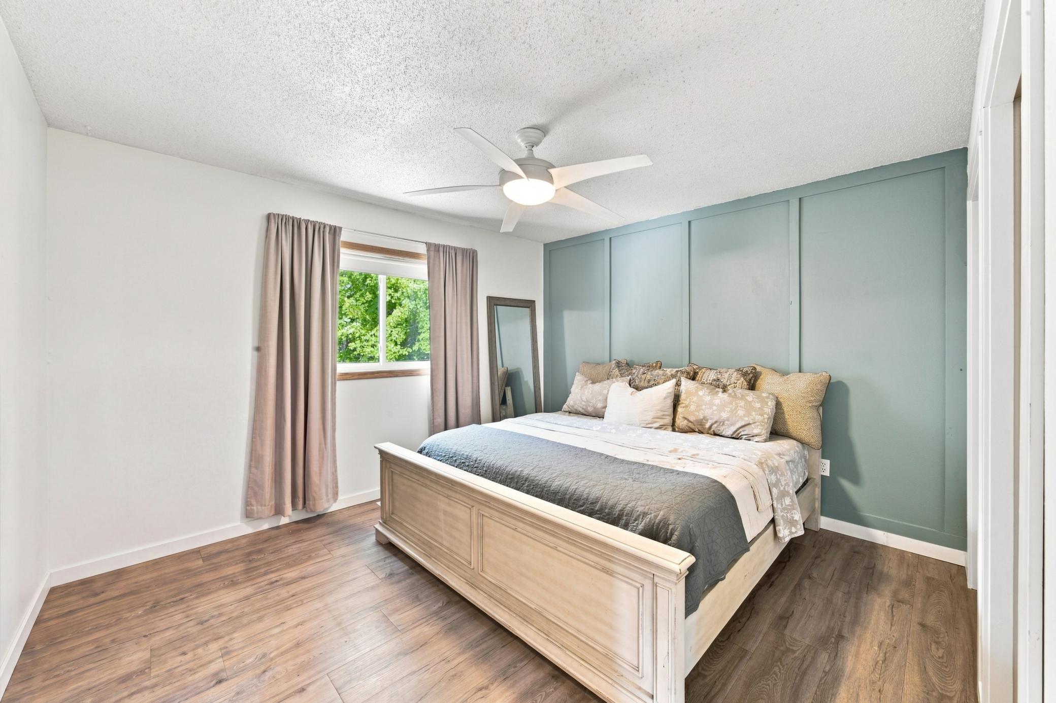 1994 single family home for sale at 426 17th Street E in West Fargo, ND — 4 bed, 2 bath (photo 14 of 28)