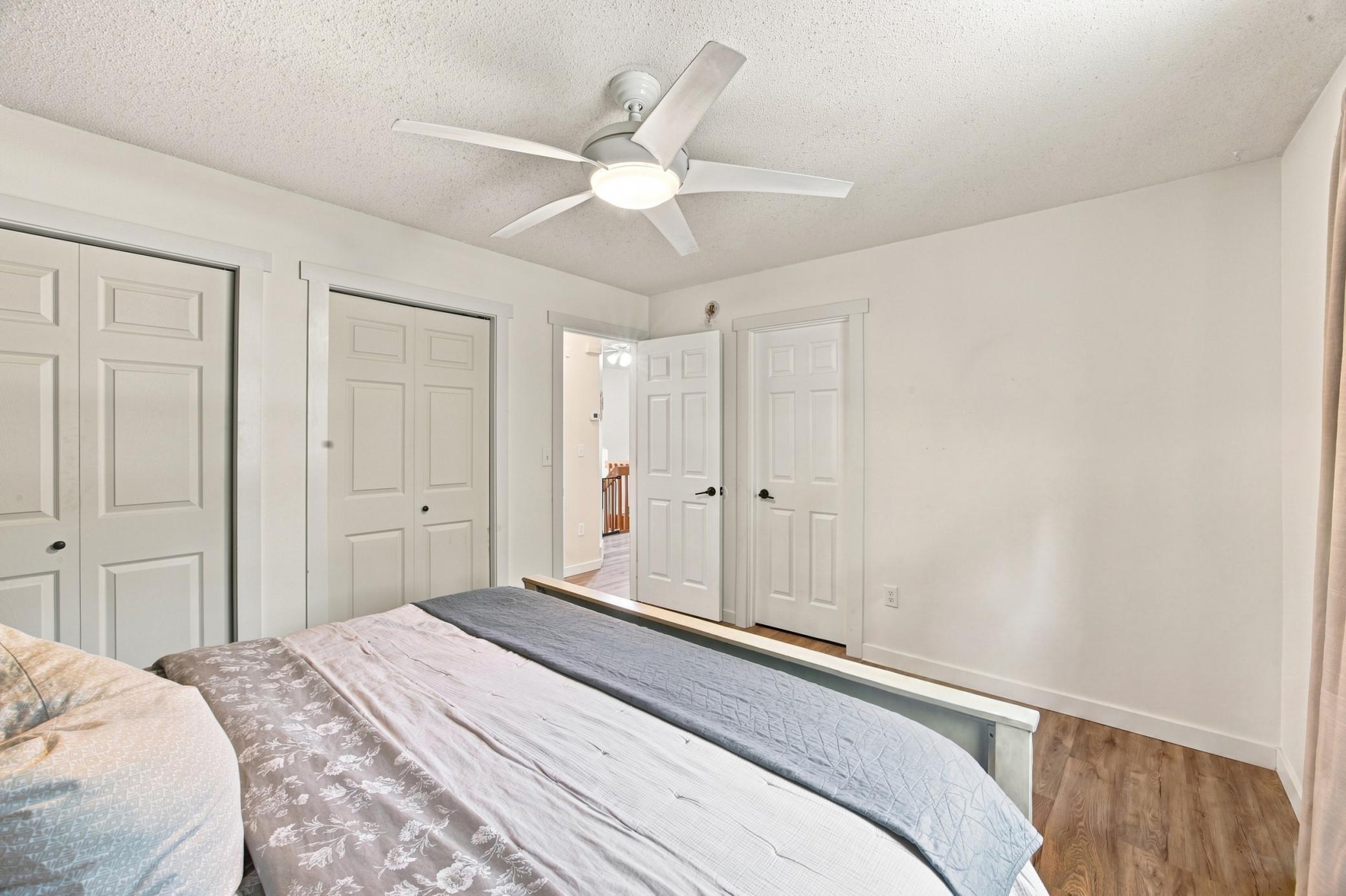 1994 single family home for sale at 426 17th Street E in West Fargo, ND — 4 bed, 2 bath (photo 15 of 28)