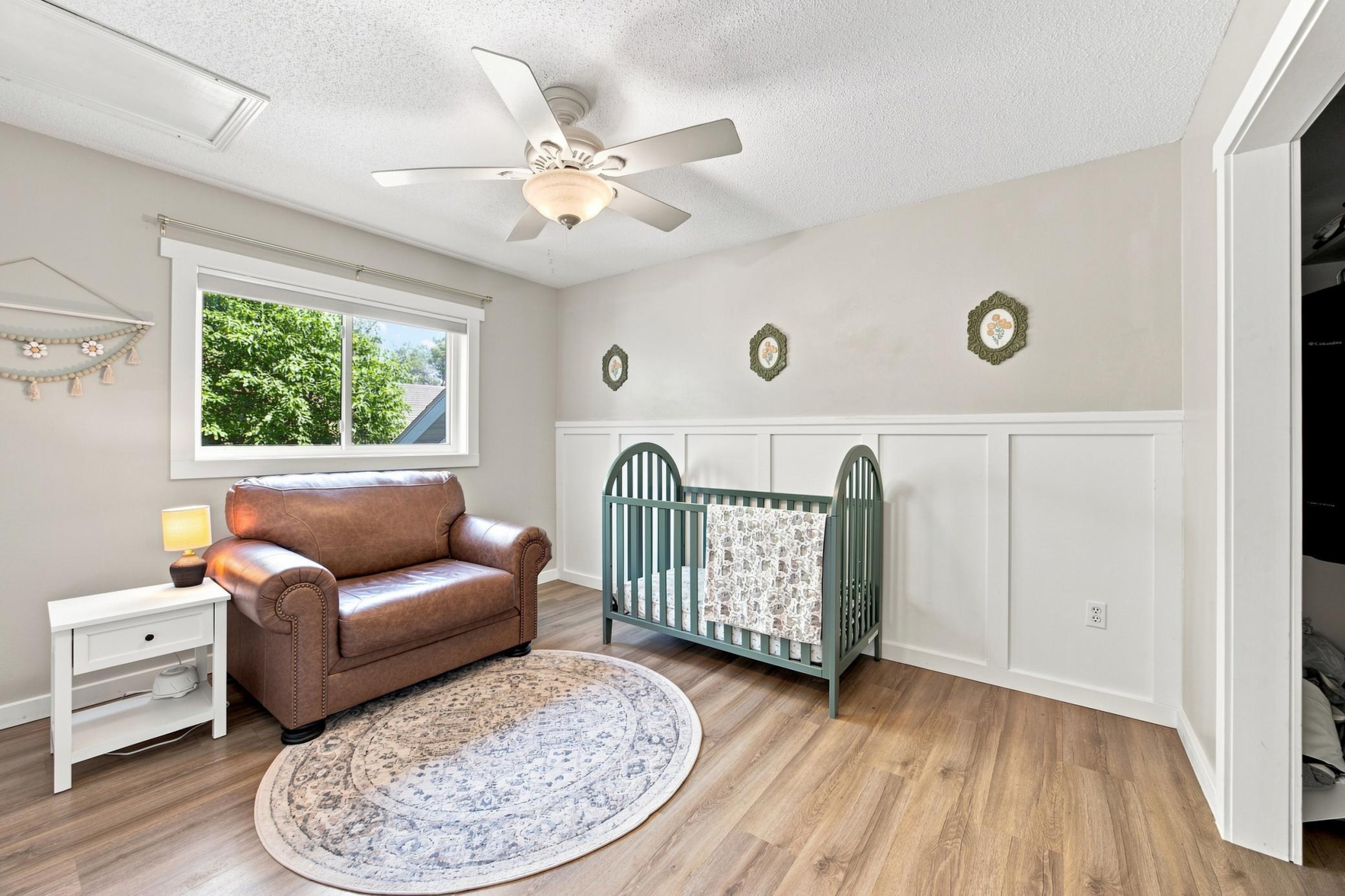 1994 single family home for sale at 426 17th Street E in West Fargo, ND — 4 bed, 2 bath (photo 16 of 28)