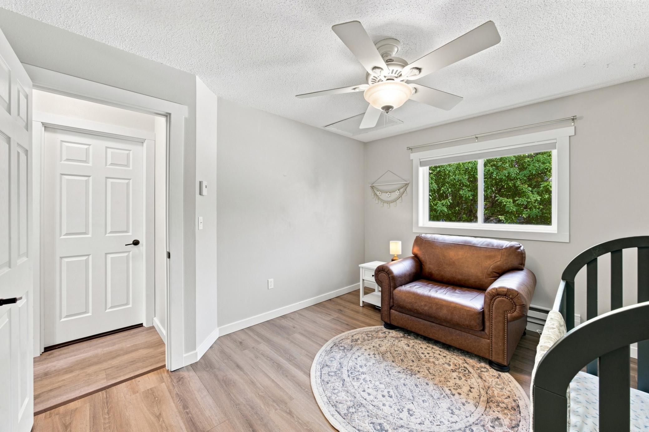1994 single family home for sale at 426 17th Street E in West Fargo, ND — 4 bed, 2 bath (photo 17 of 28)