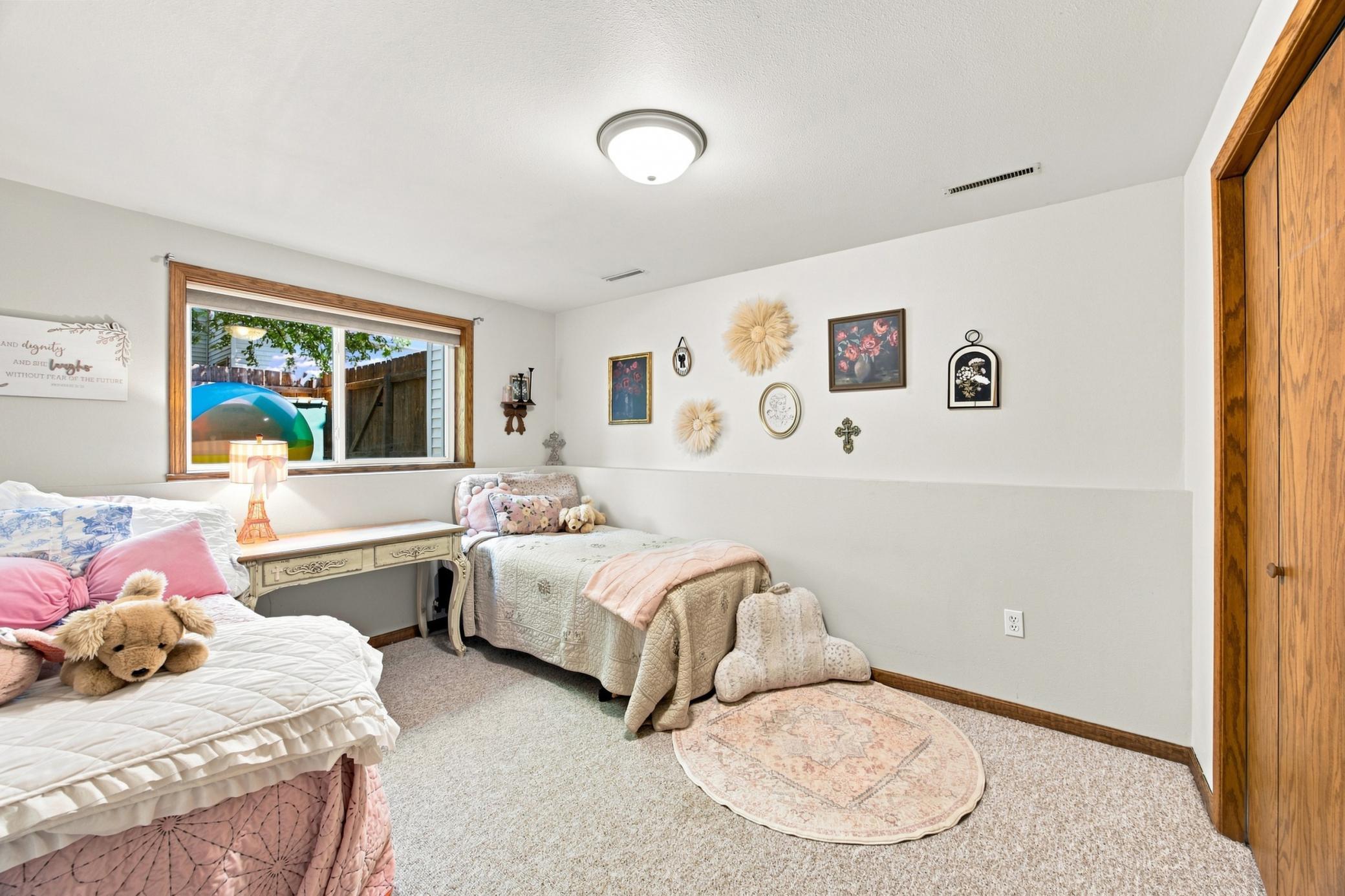 1994 single family home for sale at 426 17th Street E in West Fargo, ND — 4 bed, 2 bath (photo 21 of 28)