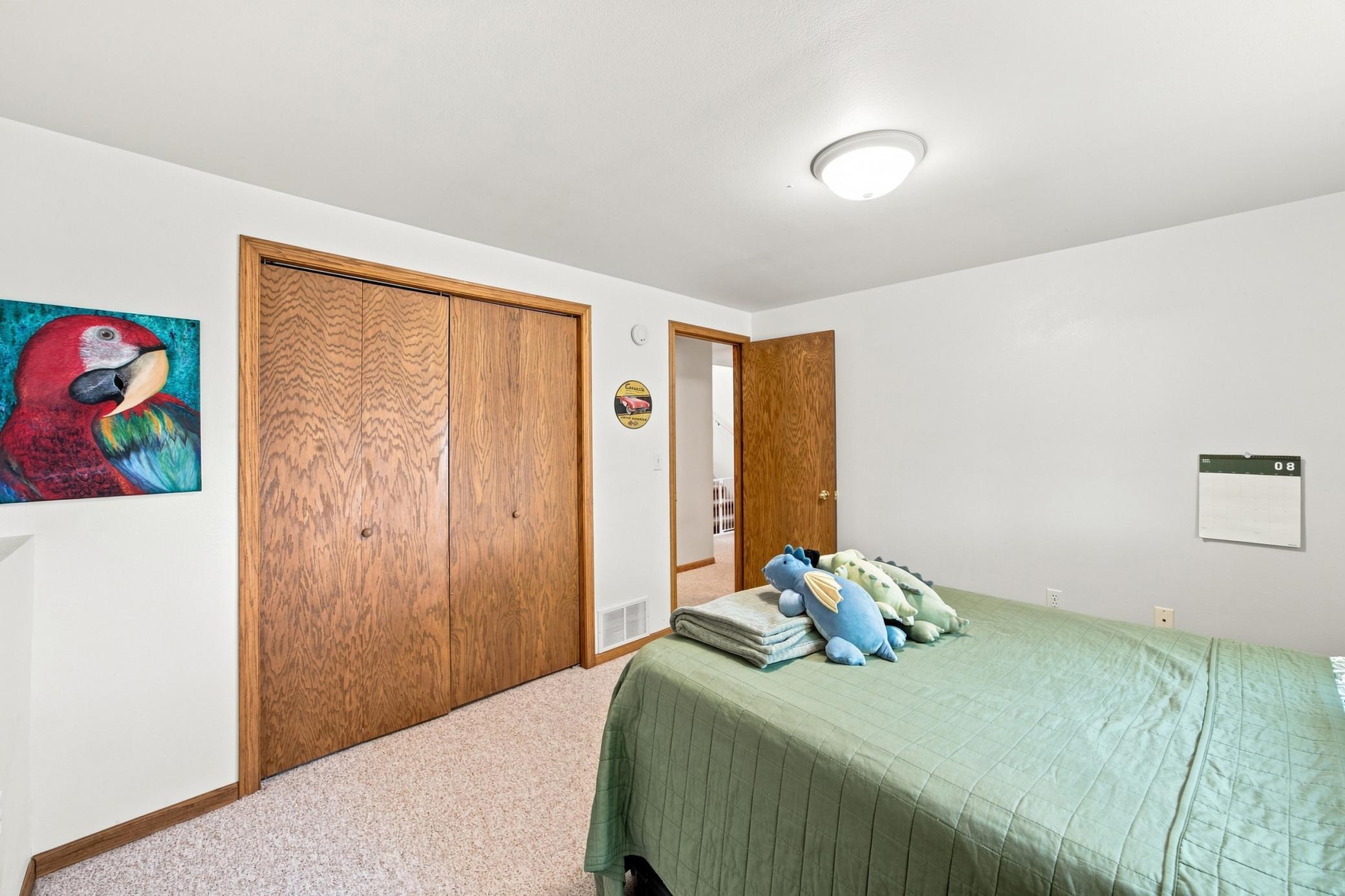 1994 single family home for sale at 426 17th Street E in West Fargo, ND — 4 bed, 2 bath (photo 24 of 28)