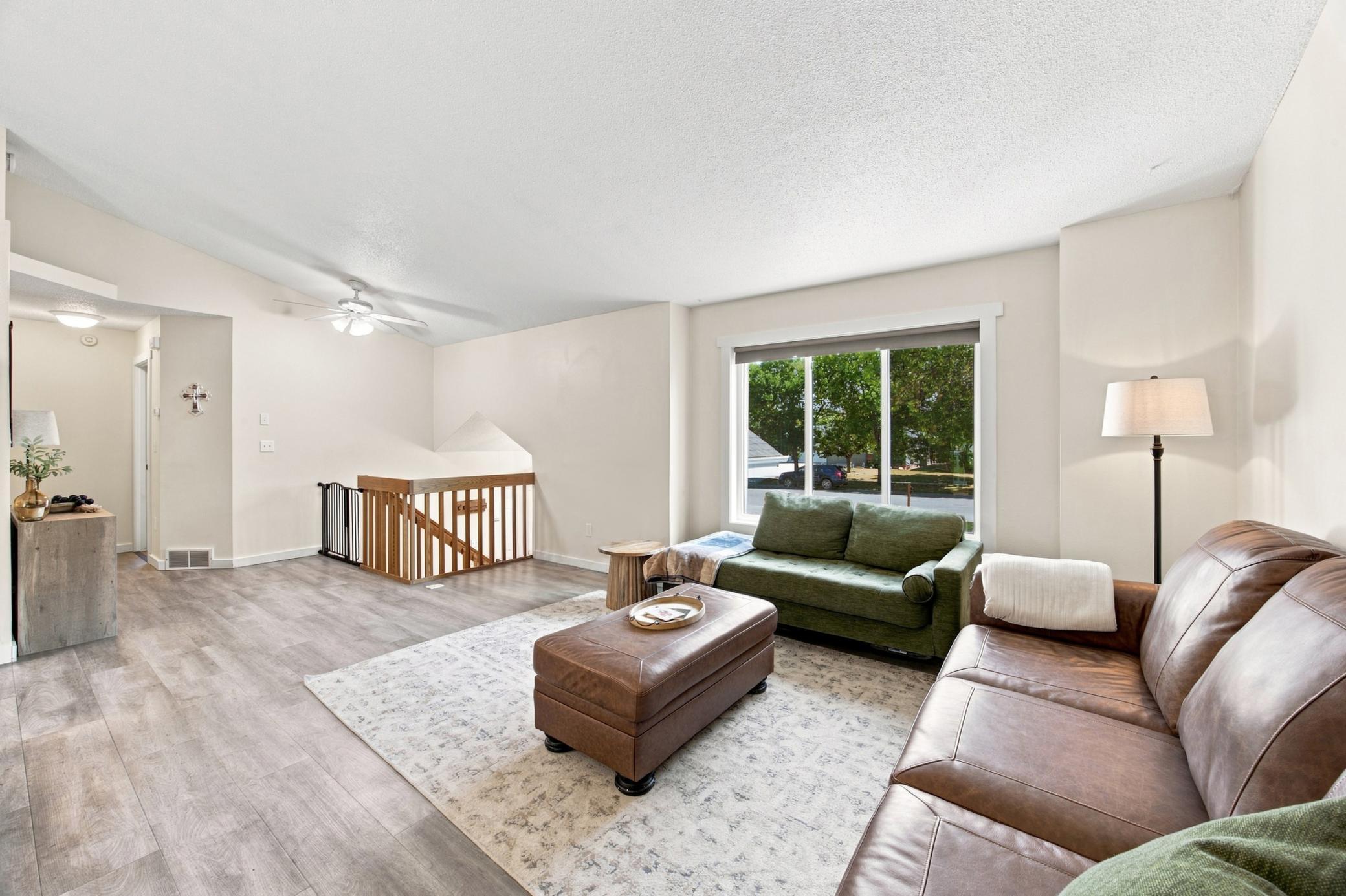 1994 single family home for sale at 426 17th Street E in West Fargo, ND — 4 bed, 2 bath (photo 7 of 28)