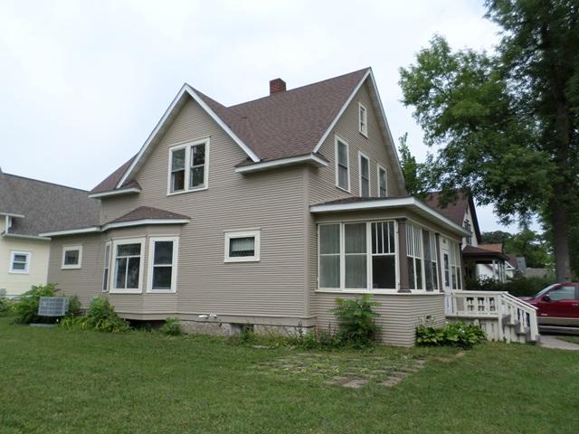 1915 single family home for sale at 603 Horace Avenue N in Thief River Falls, MN — 3 bed, 2 bath (photo 3 of 67)