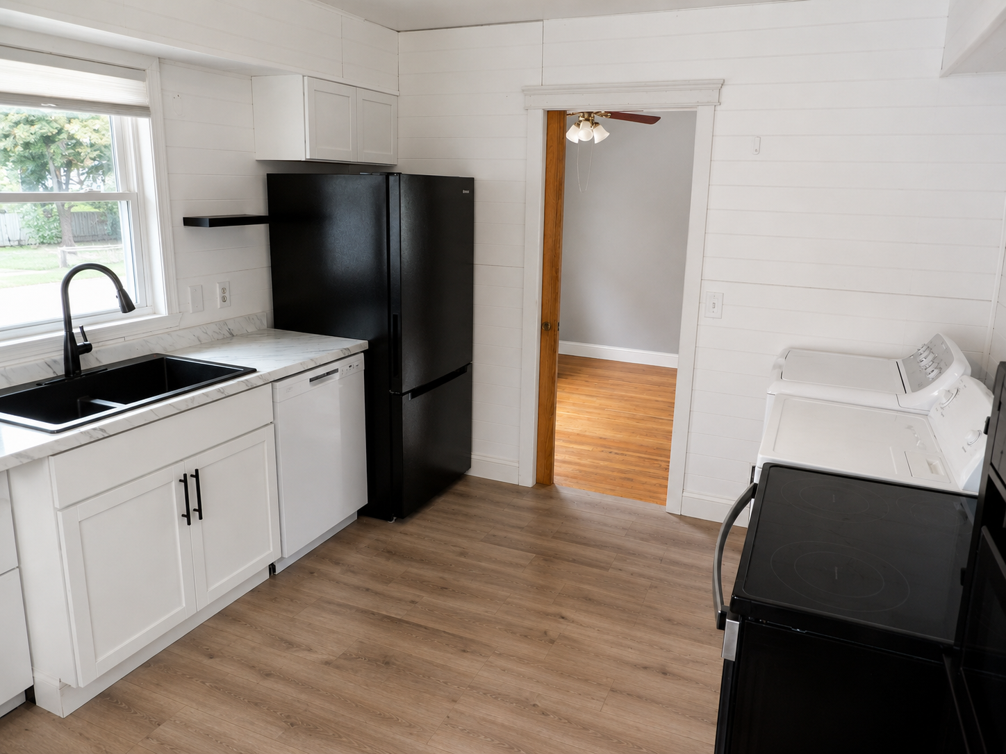 1953 single family home for sale at 1820 5th Street S in Moorhead, MN — 3 bed, 2 bath (photo 12 of 27)