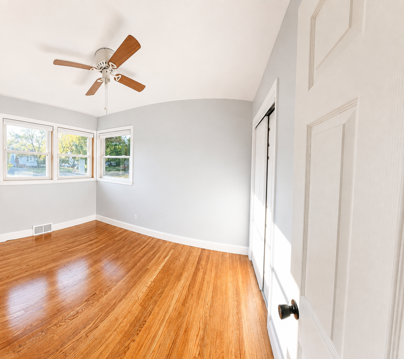 1953 single family home for sale at 1820 5th Street S in Moorhead, MN — 3 bed, 2 bath (photo 17 of 27)