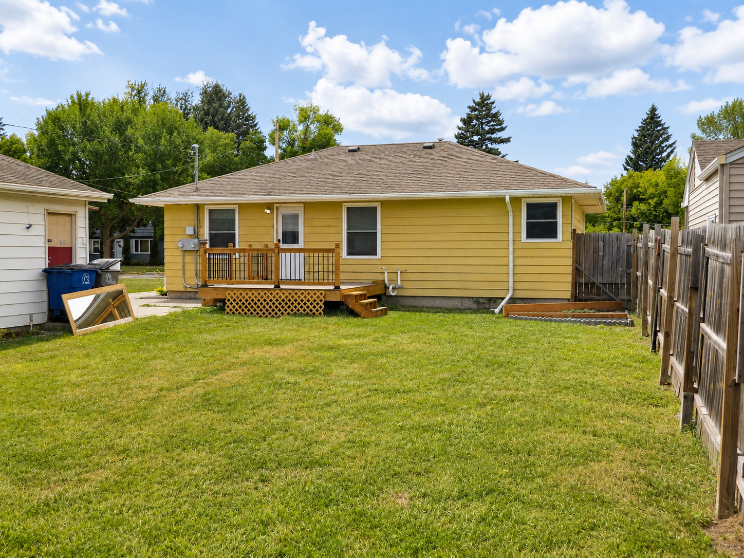 1953 single family home for sale at 1820 5th Street S in Moorhead, MN — 3 bed, 2 bath (photo 5 of 27)