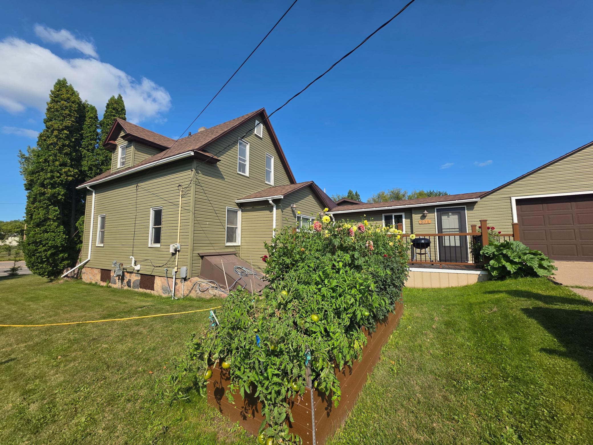 1910 single family home for sale at 504 Corey Avenue in Coleraine, MN — 2 bed, 2 bath (photo 18 of 25)