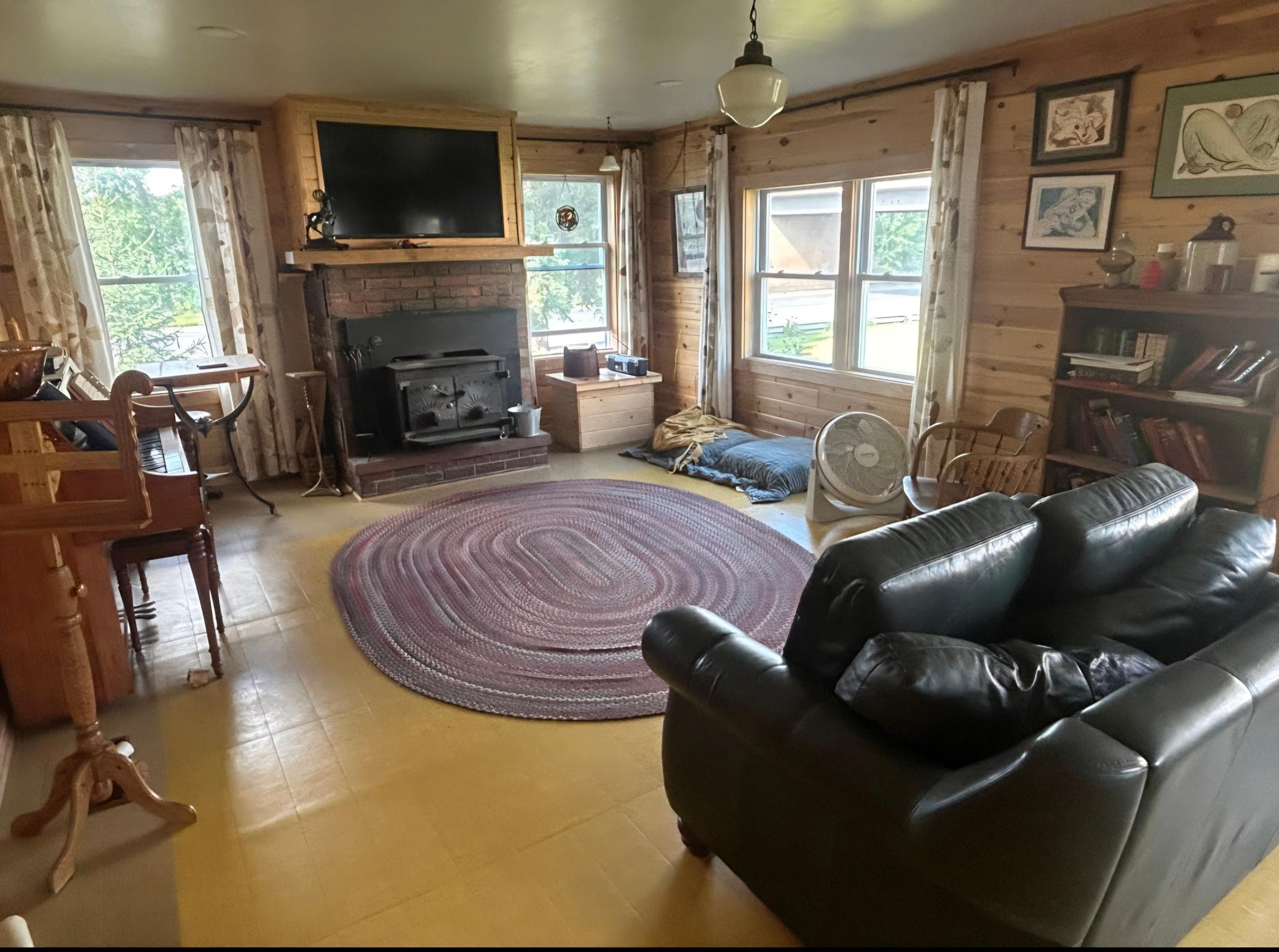 1910 single family home for sale at 504 Corey Avenue in Coleraine, MN — 2 bed, 2 bath (photo 4 of 25)