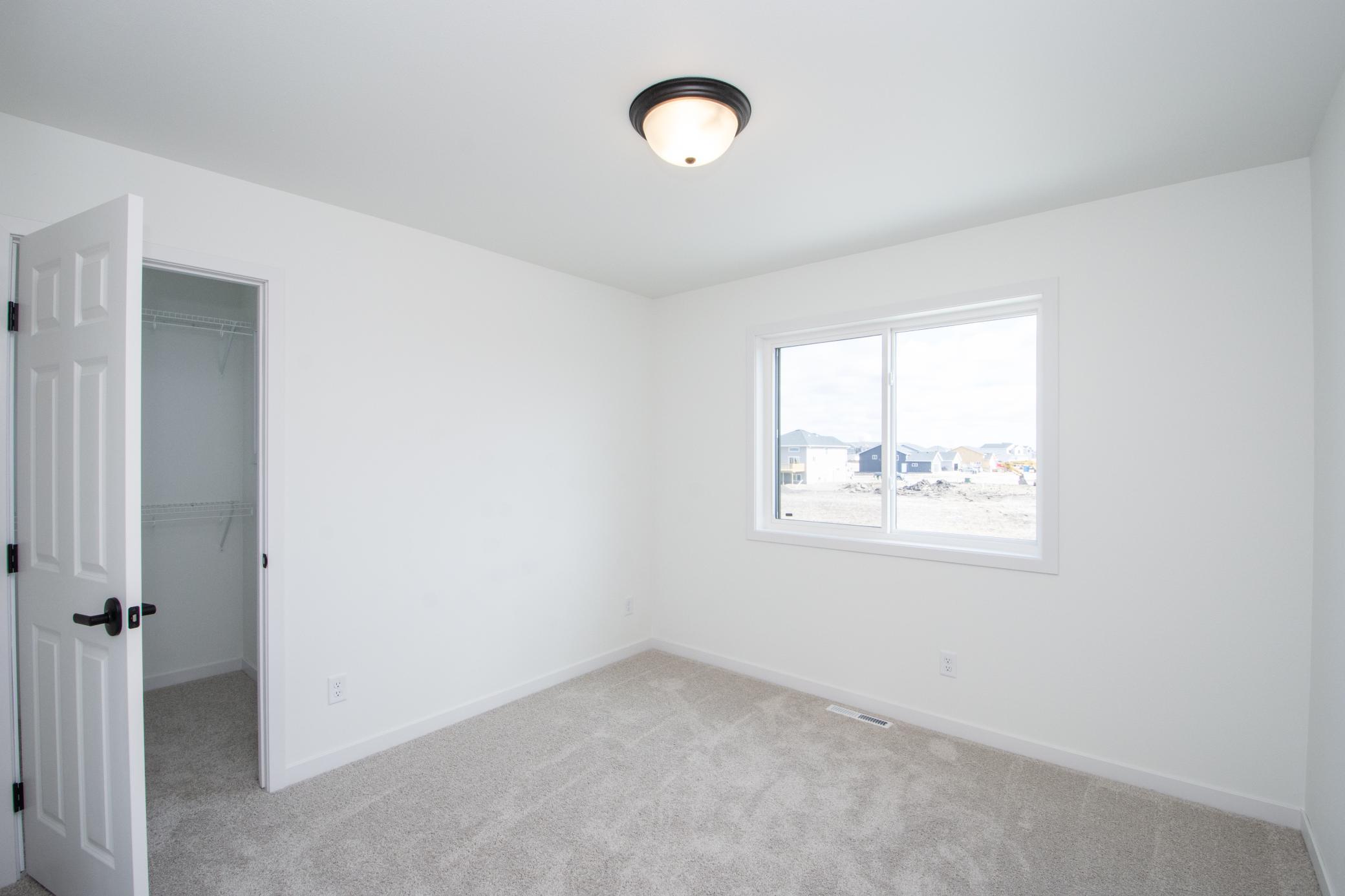 2026 single family home for sale at 6747 Selkirk Drive S in Fargo, ND — 4 bed, 3 bath (photo 17 of 26)