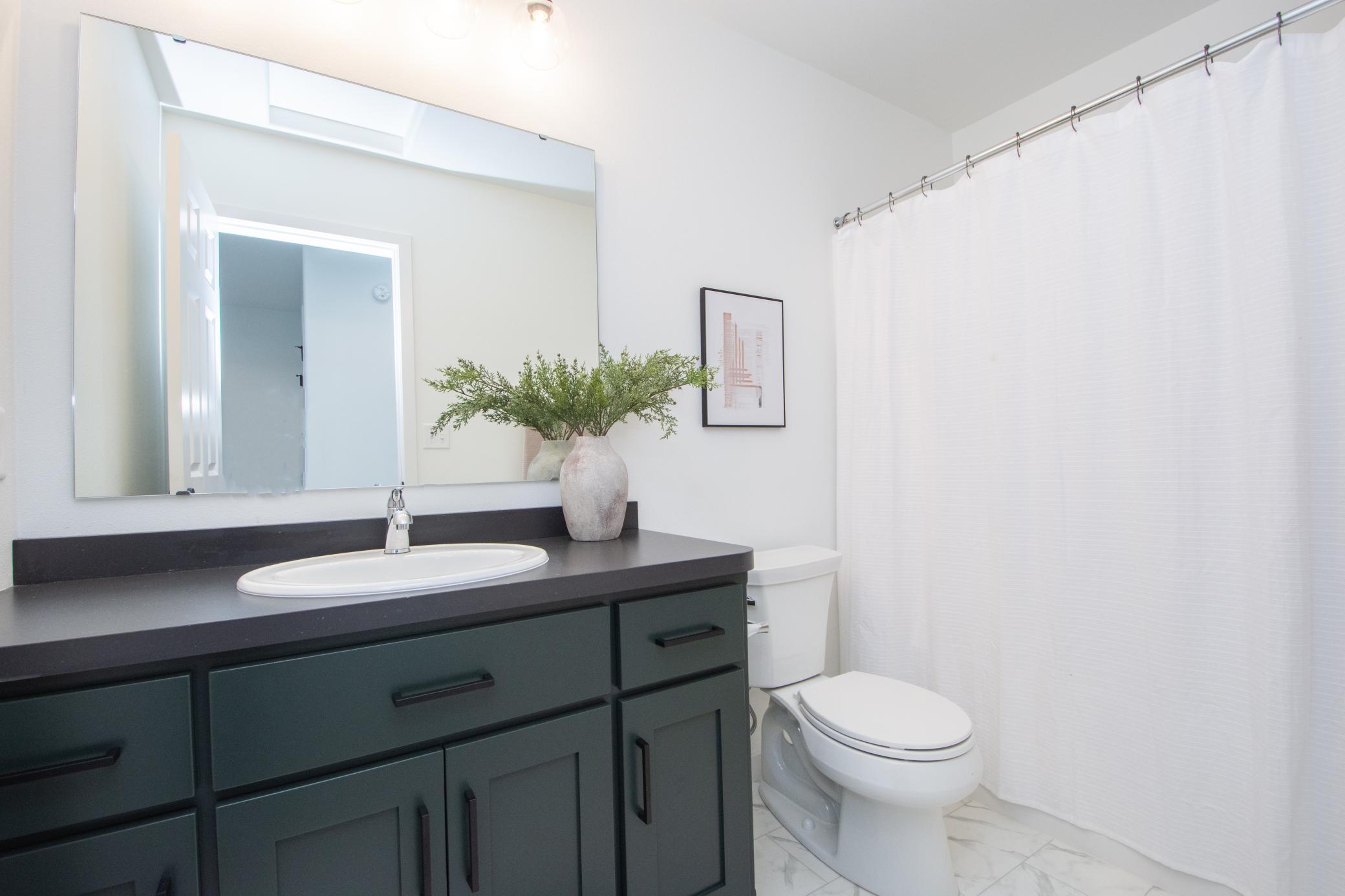 2026 single family home for sale at 6747 Selkirk Drive S in Fargo, ND — 4 bed, 3 bath (photo 19 of 26)