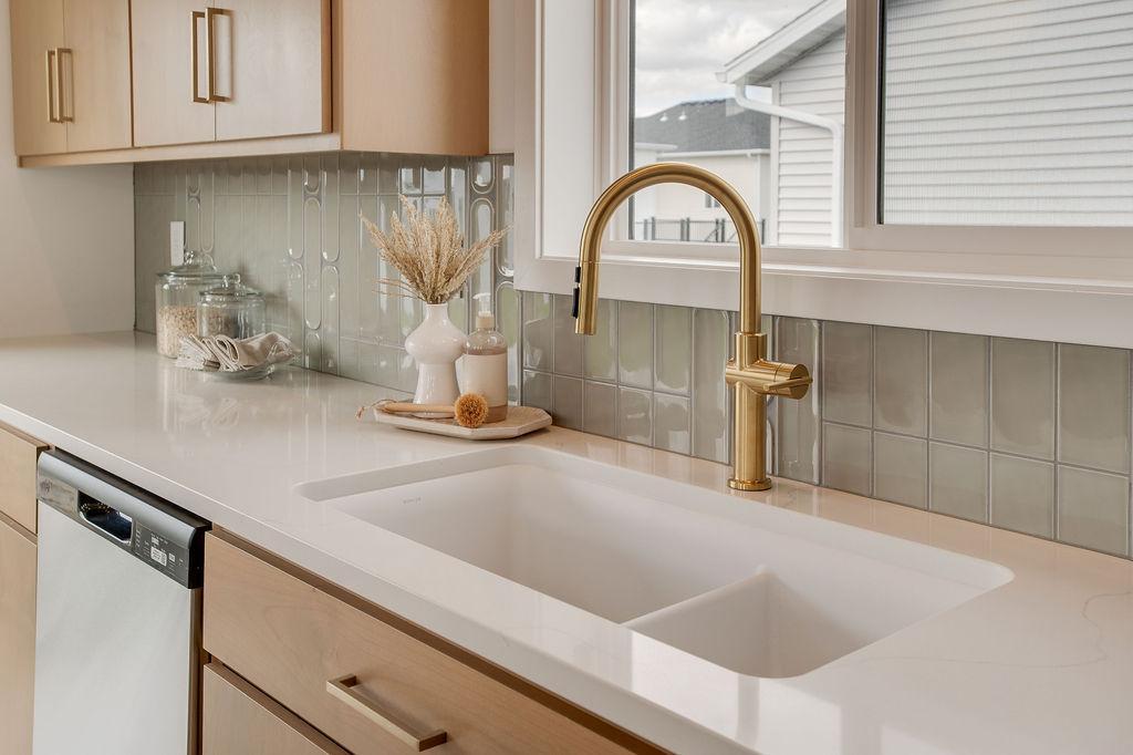 2026 single family home for sale at 6747 Selkirk Drive S in Fargo, ND — 4 bed, 3 bath (photo 19 of 46)
