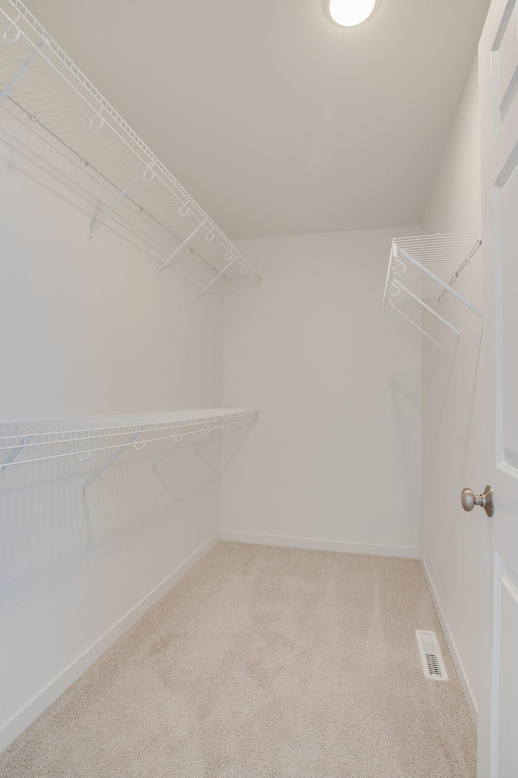 2026 single family home for sale at 6747 Selkirk Drive S in Fargo, ND — 4 bed, 3 bath (photo 25 of 46)