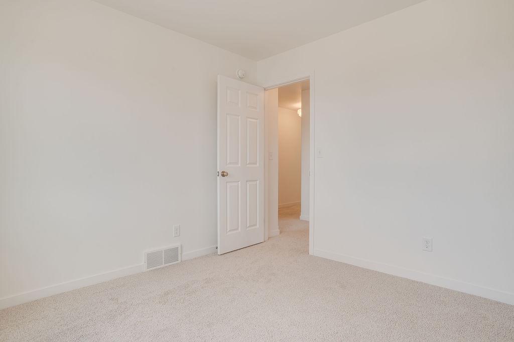 2026 single family home for sale at 6747 Selkirk Drive S in Fargo, ND — 4 bed, 3 bath (photo 33 of 46)