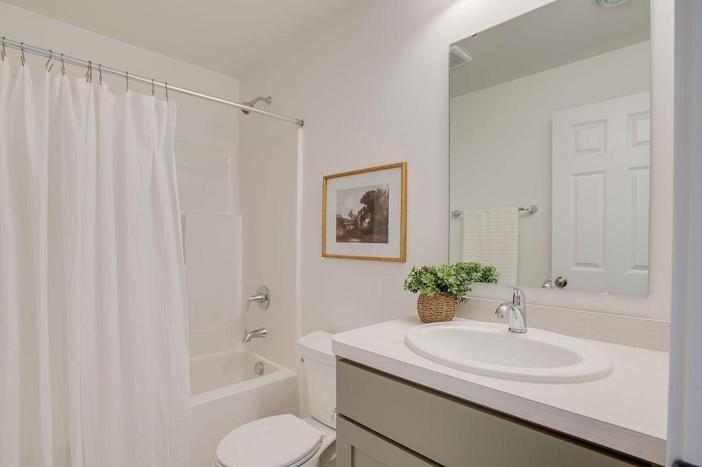 2026 single family home for sale at 6747 Selkirk Drive S in Fargo, ND — 4 bed, 3 bath (photo 42 of 46)