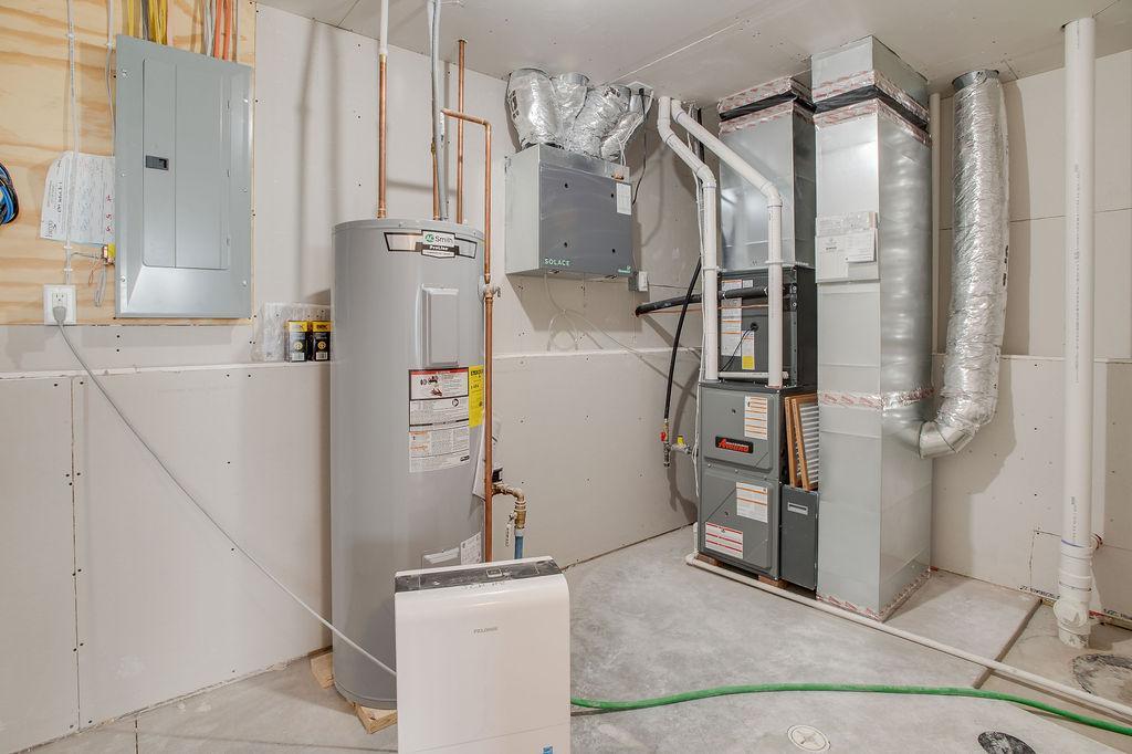 2026 single family home for sale at 6747 Selkirk Drive S in Fargo, ND — 4 bed, 3 bath (photo 44 of 46)