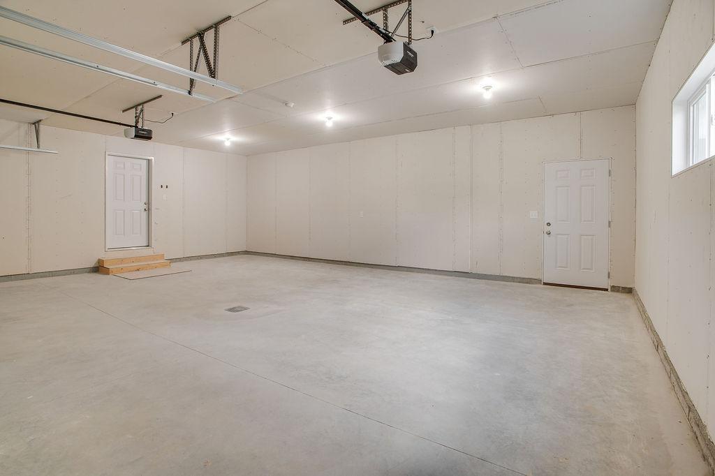 2026 single family home for sale at 6747 Selkirk Drive S in Fargo, ND — 4 bed, 3 bath (photo 46 of 46)