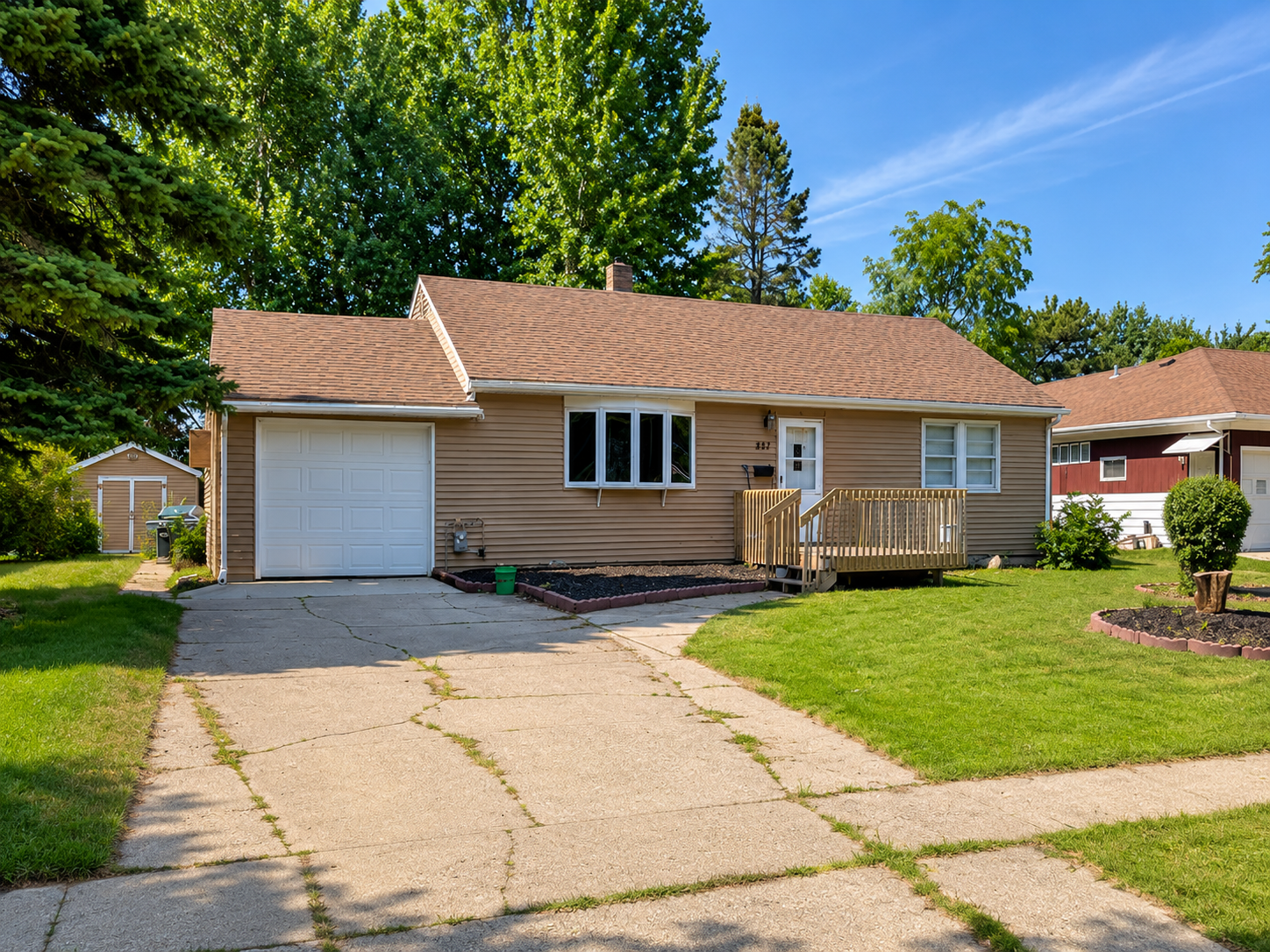 1953 single family home for sale at 847 3rd Street N in Wahpeton, ND — 3 bed, 2 bath