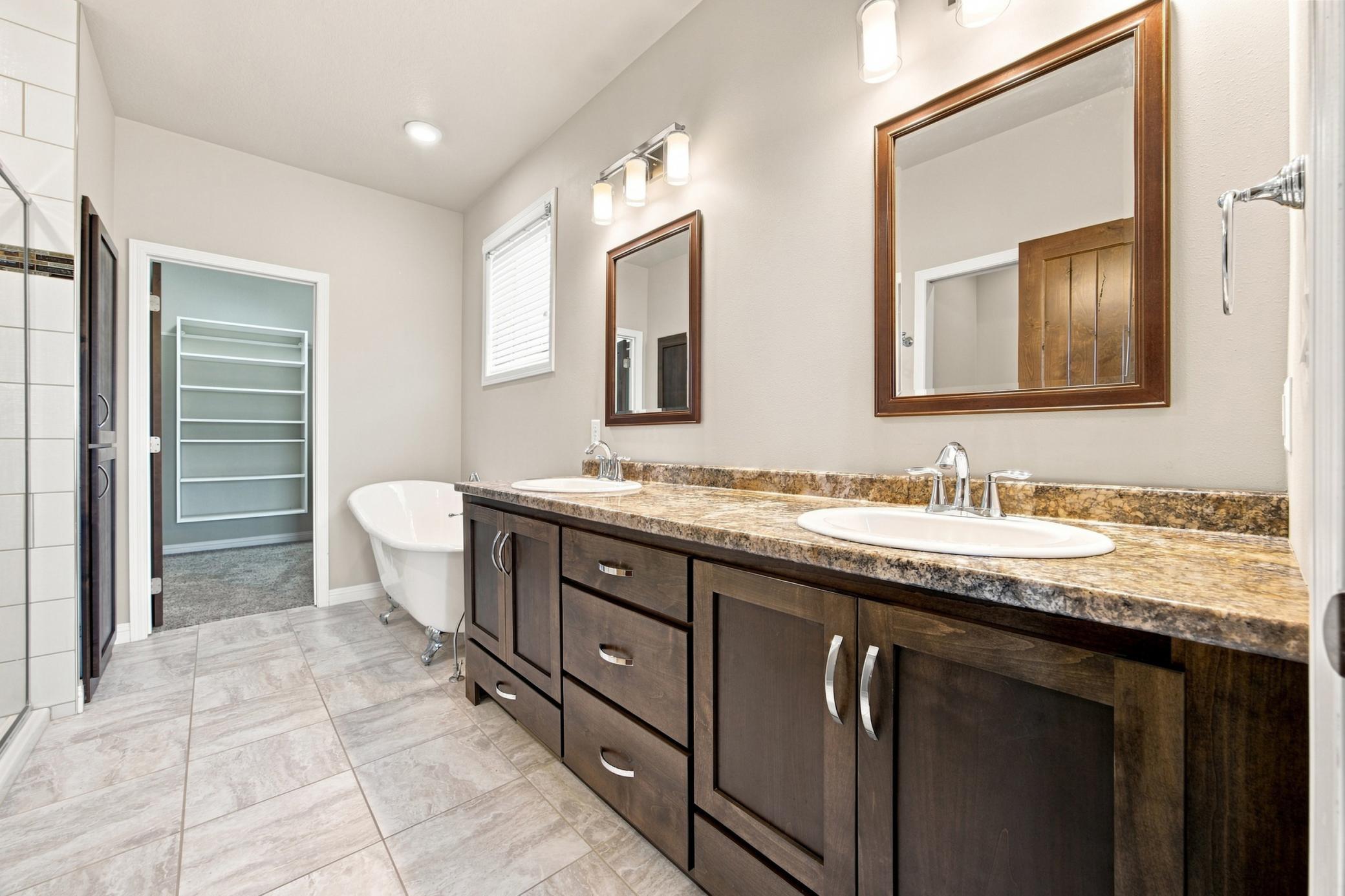 2015 single family home for sale at 4538 65th Street S in Fargo, ND — 3 bed, 3 bath (photo 12 of 34)