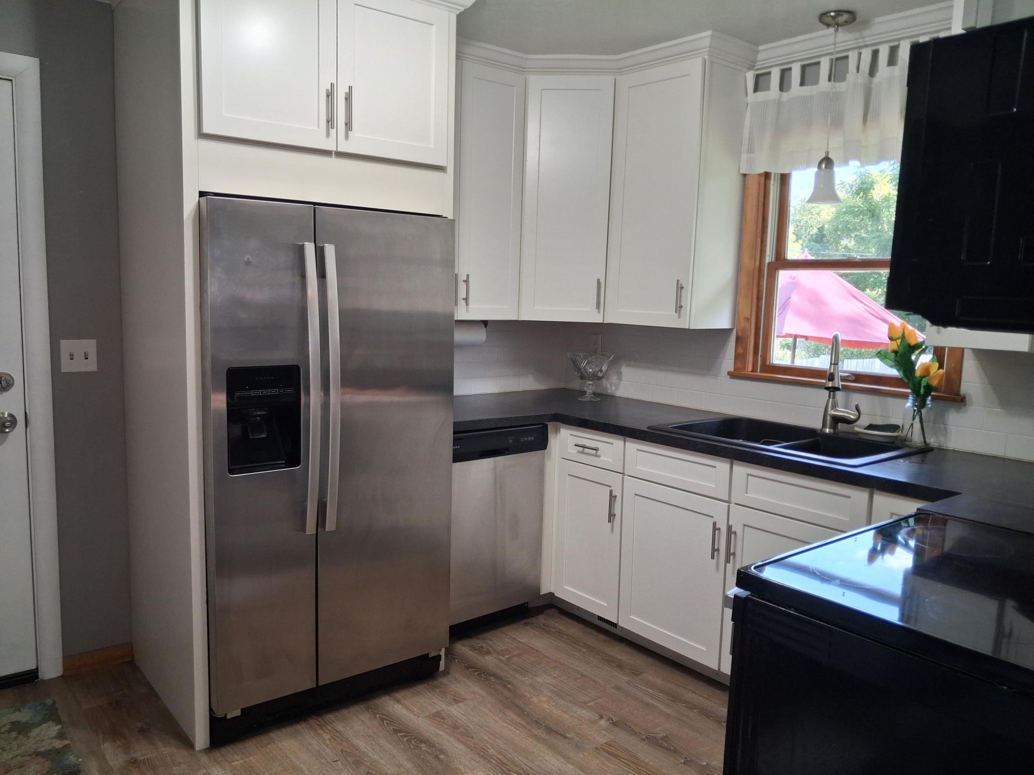 1959 single family home for sale at 724 E Channing Avenue in Fergus Falls, MN — 3 bed, 2 bath (photo 5 of 16)