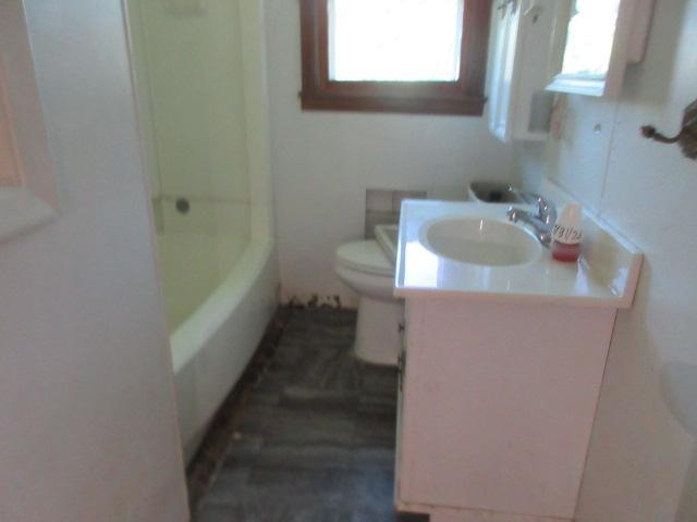 1949 single family home for sale at 8 2nd Street NE in Gwinner, ND — 3 bed, 2 bath (photo 24 of 29)