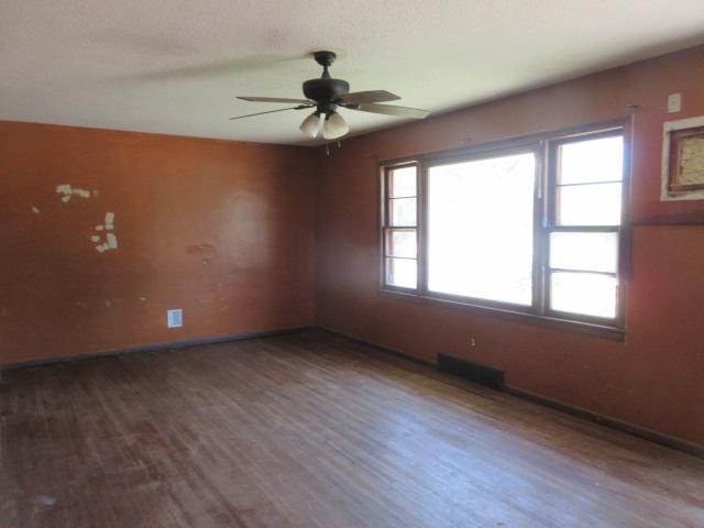 1949 single family home for sale at 8 2nd Street NE in Gwinner, ND — 3 bed, 2 bath (photo 10 of 29)