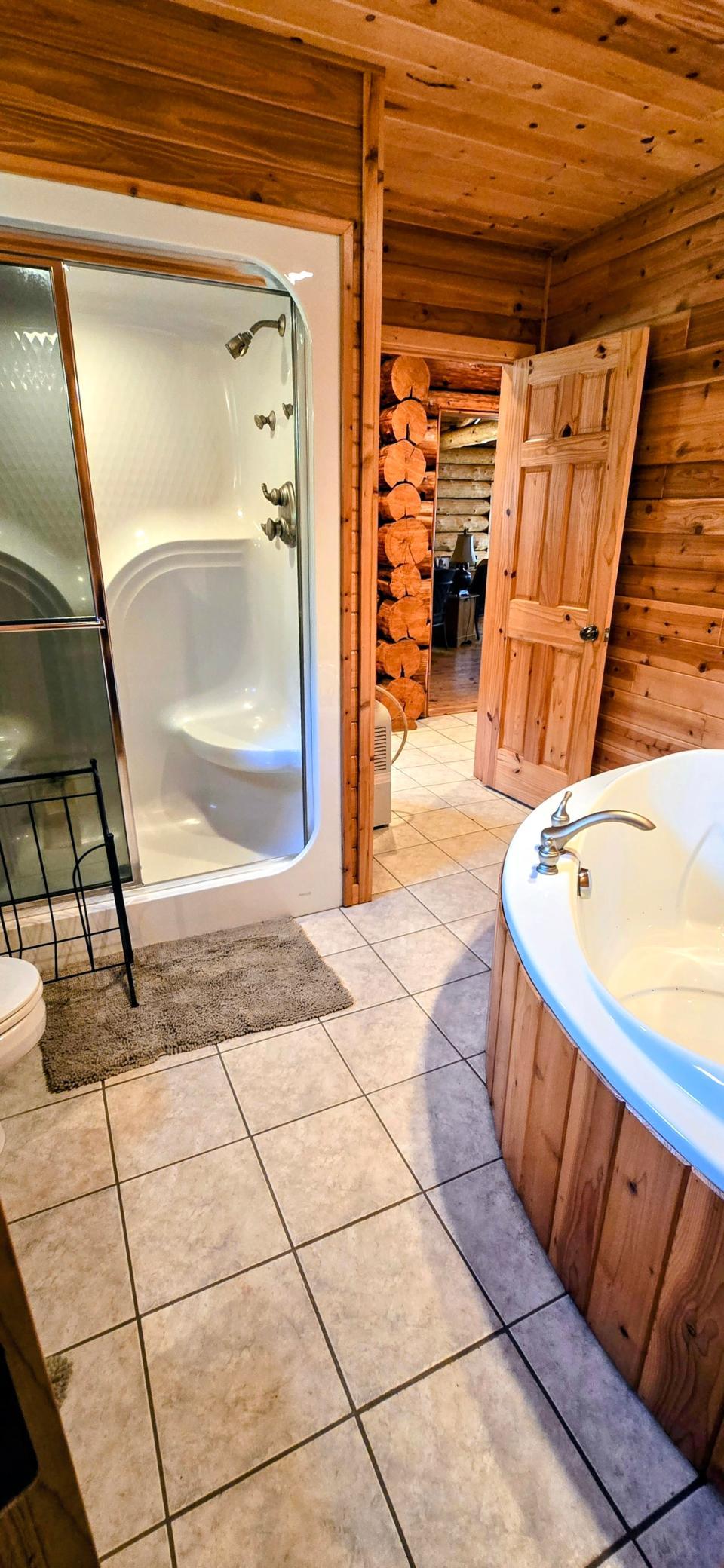 1995 single family home for sale at 622 Oak in Oak Island, MN — 5 bed, 4 bath (photo 16 of 46)