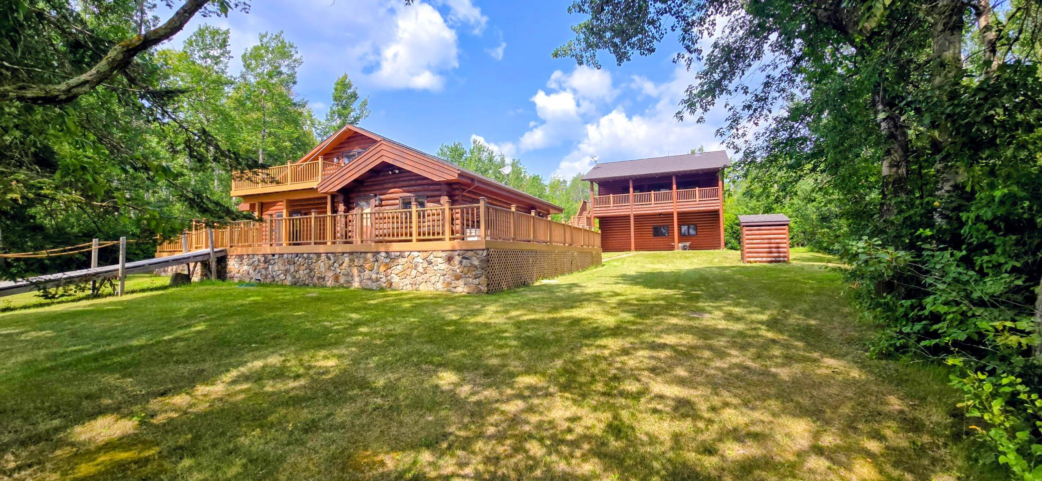 1995 single family home for sale at 622 Oak in Oak Island, MN — 5 bed, 4 bath (photo 3 of 46)