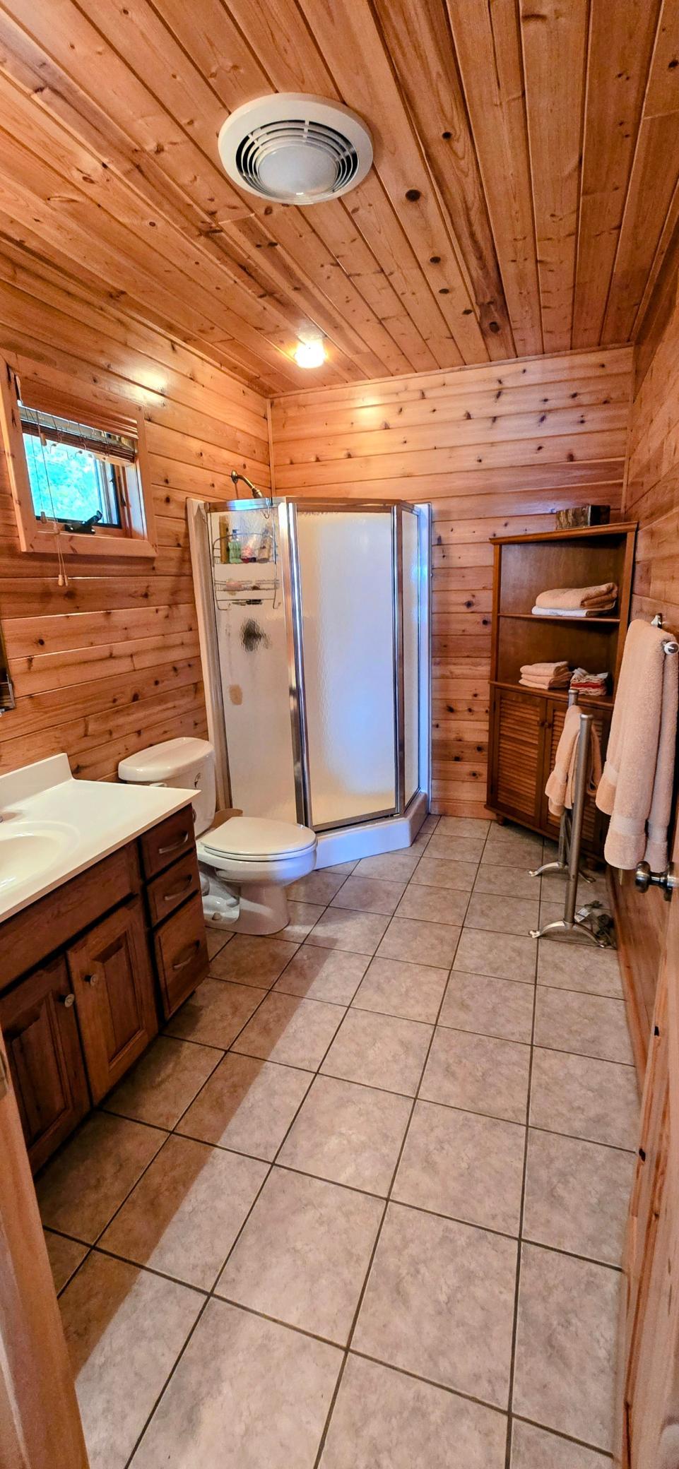 1995 single family home for sale at 622 Oak in Oak Island, MN — 5 bed, 4 bath (photo 23 of 46)