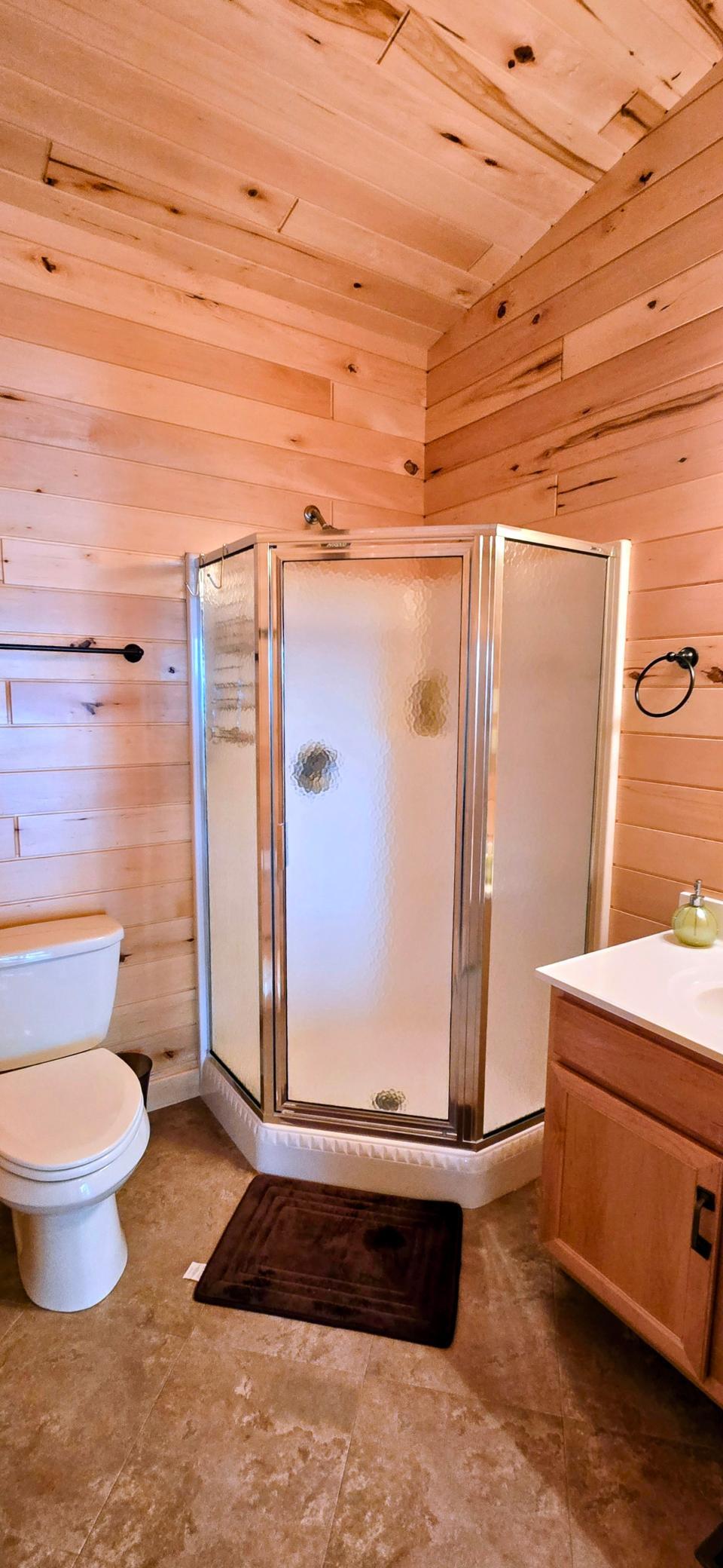 1995 single family home for sale at 622 Oak in Oak Island, MN — 5 bed, 4 bath (photo 35 of 46)