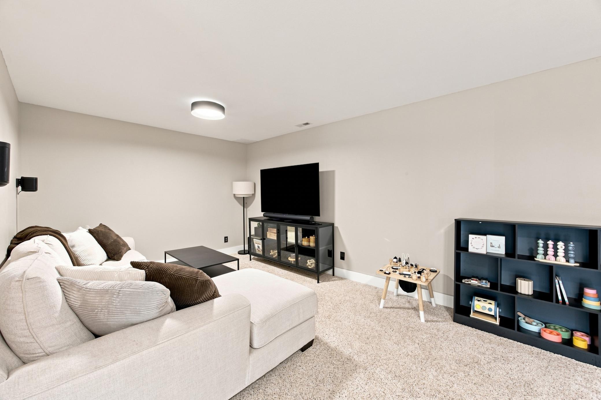 2011 single family home for sale at 47254 County Highway 23 in Pelican Rapids, MN — 4 bed, 3 bath (photo 48 of 76)