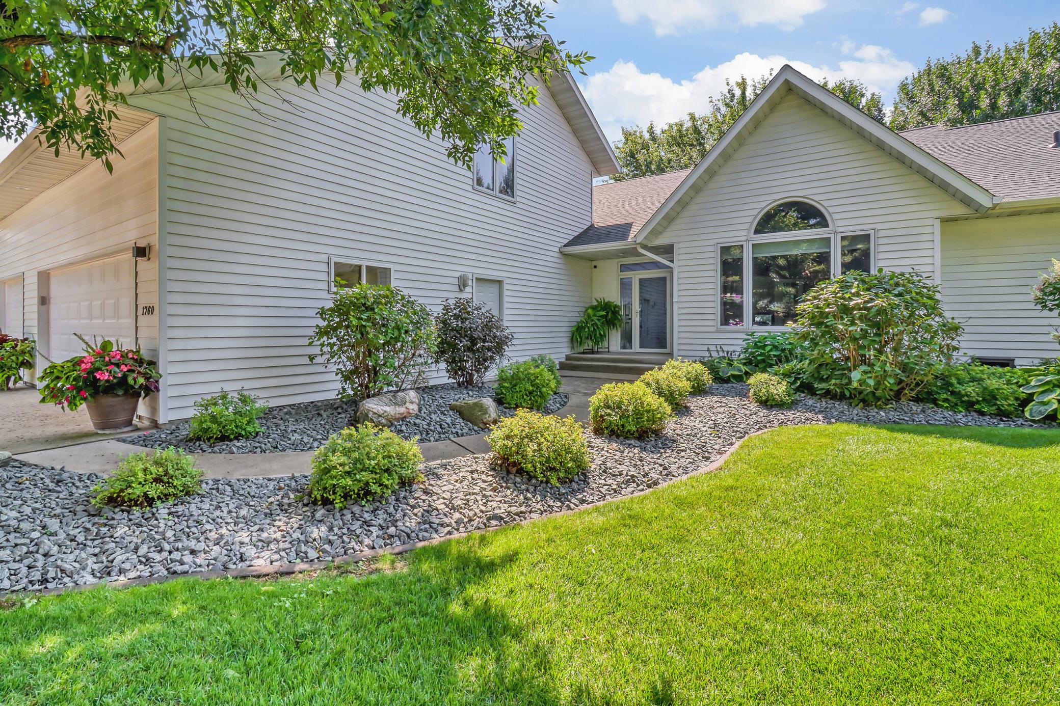 1995 single family home for sale at 1760 E Shore Drive in Detroit Lakes, MN — 4 bed, 5 bath (photo 12 of 94)