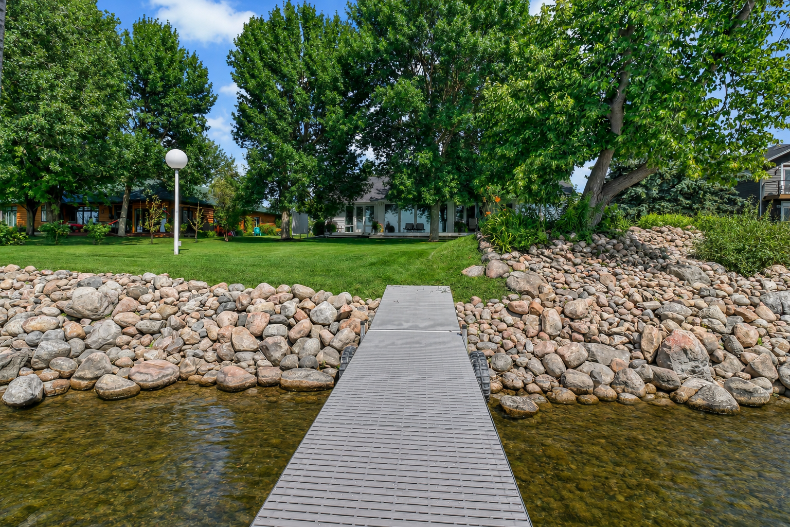 1995 single family home for sale at 1760 E Shore Drive in Detroit Lakes, MN — 4 bed, 5 bath (photo 19 of 94)