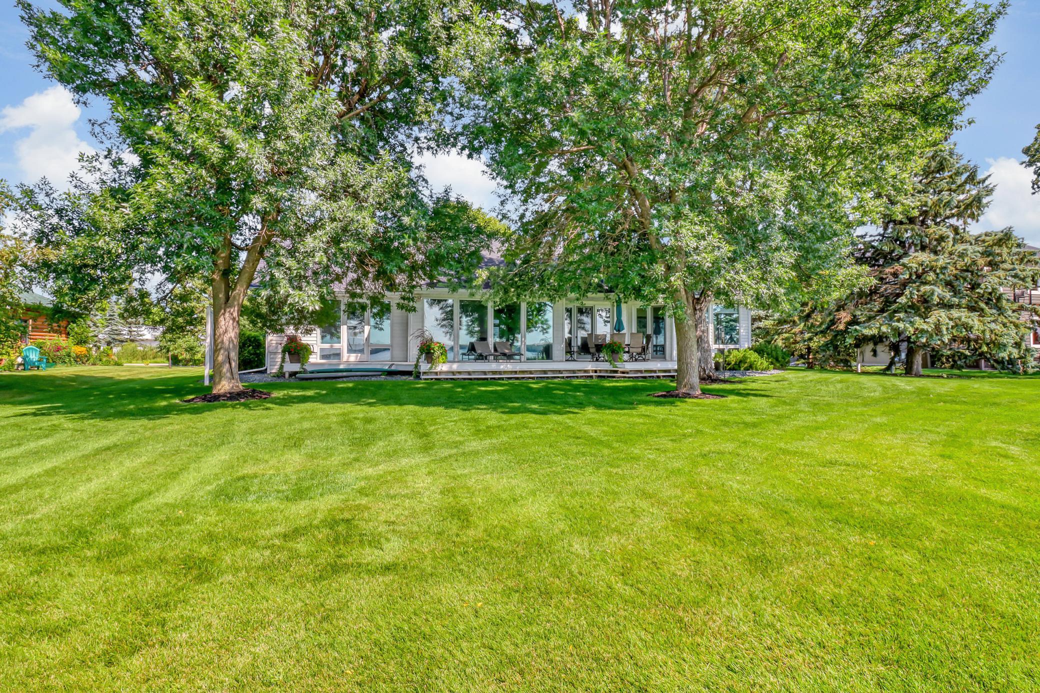 1995 single family home for sale at 1760 E Shore Drive in Detroit Lakes, MN — 4 bed, 5 bath (photo 3 of 94)