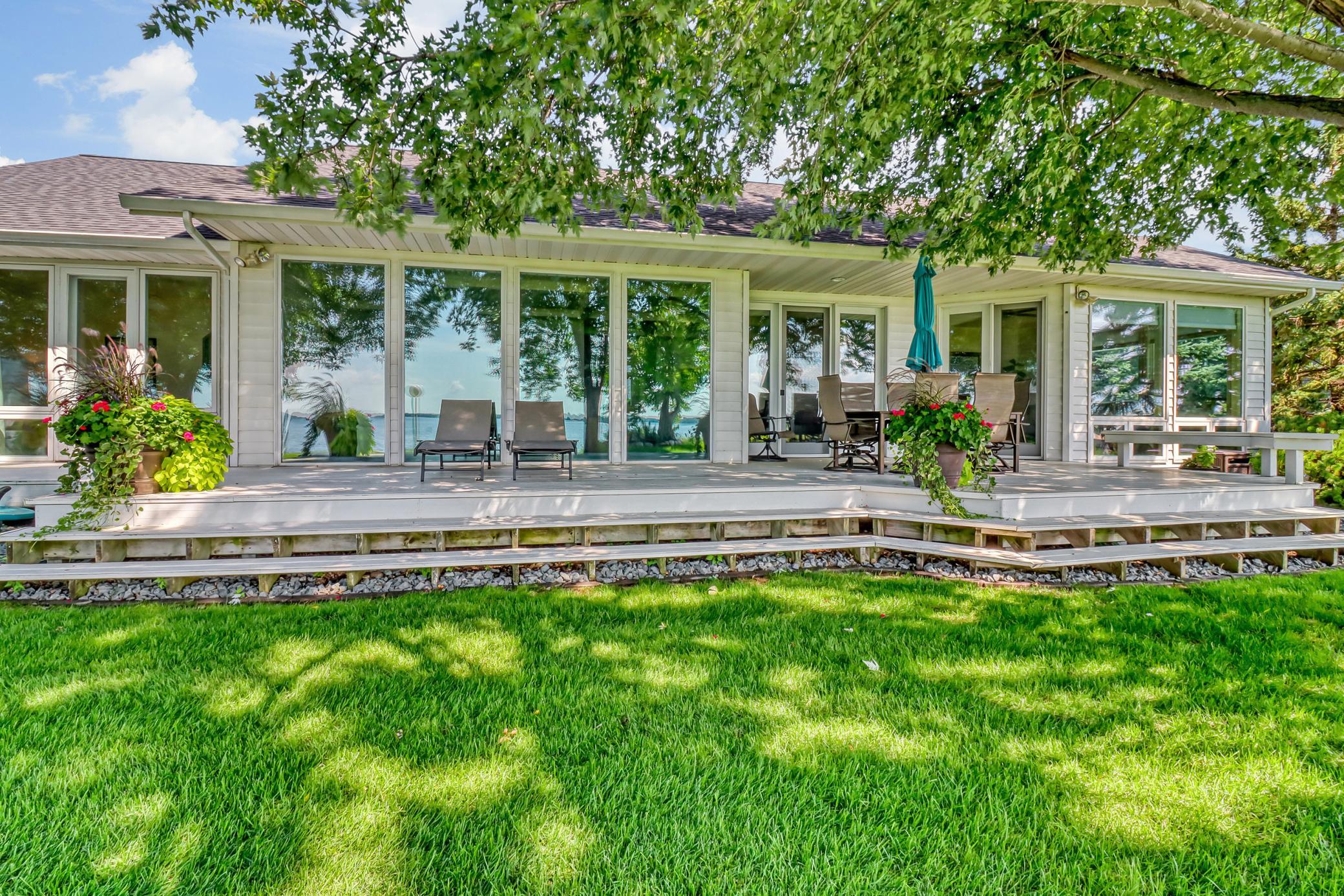 1995 single family home for sale at 1760 E Shore Drive in Detroit Lakes, MN — 4 bed, 5 bath (photo 5 of 94)