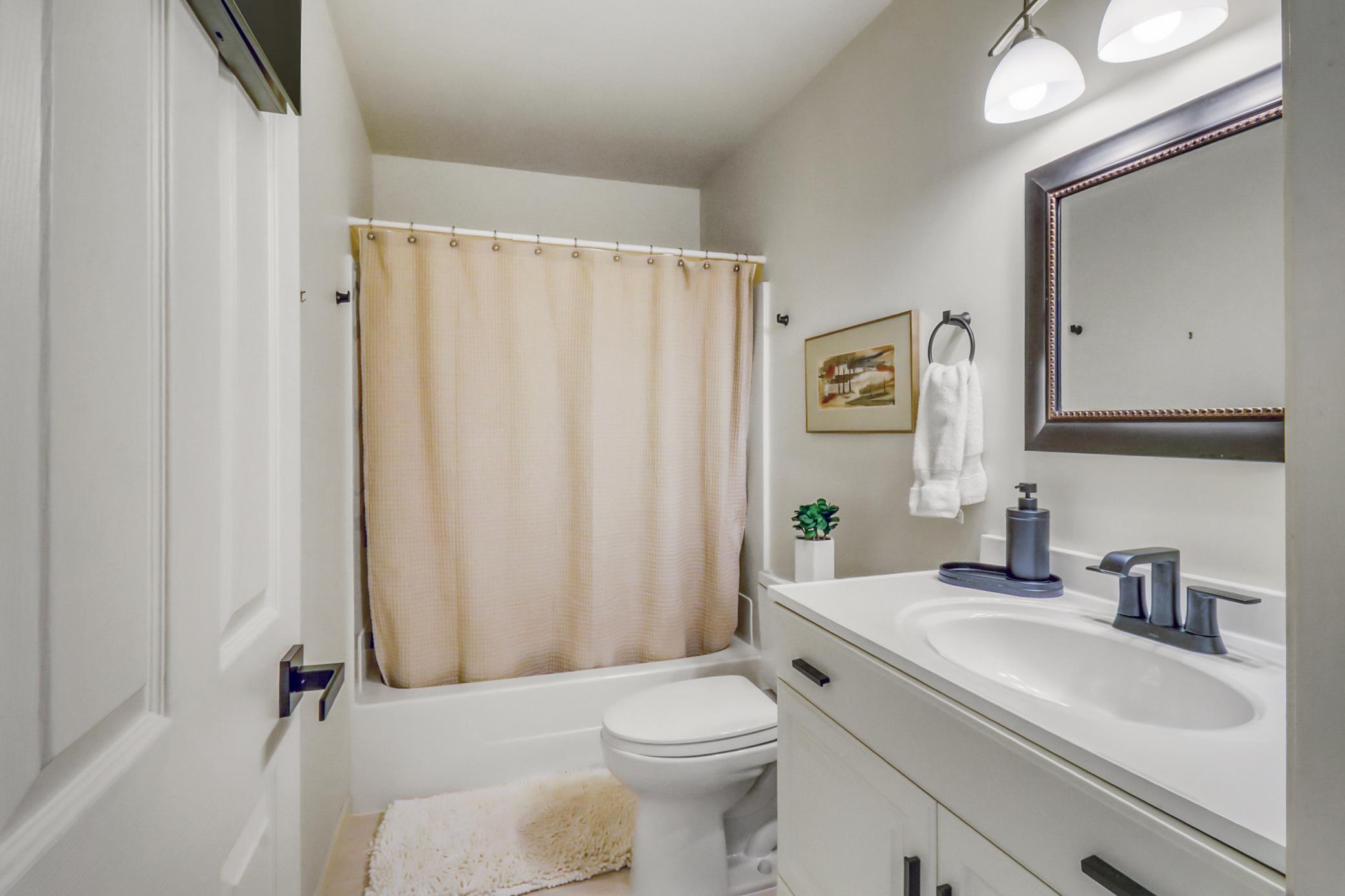 1995 single family home for sale at 1760 E Shore Drive in Detroit Lakes, MN — 4 bed, 5 bath (photo 62 of 94)