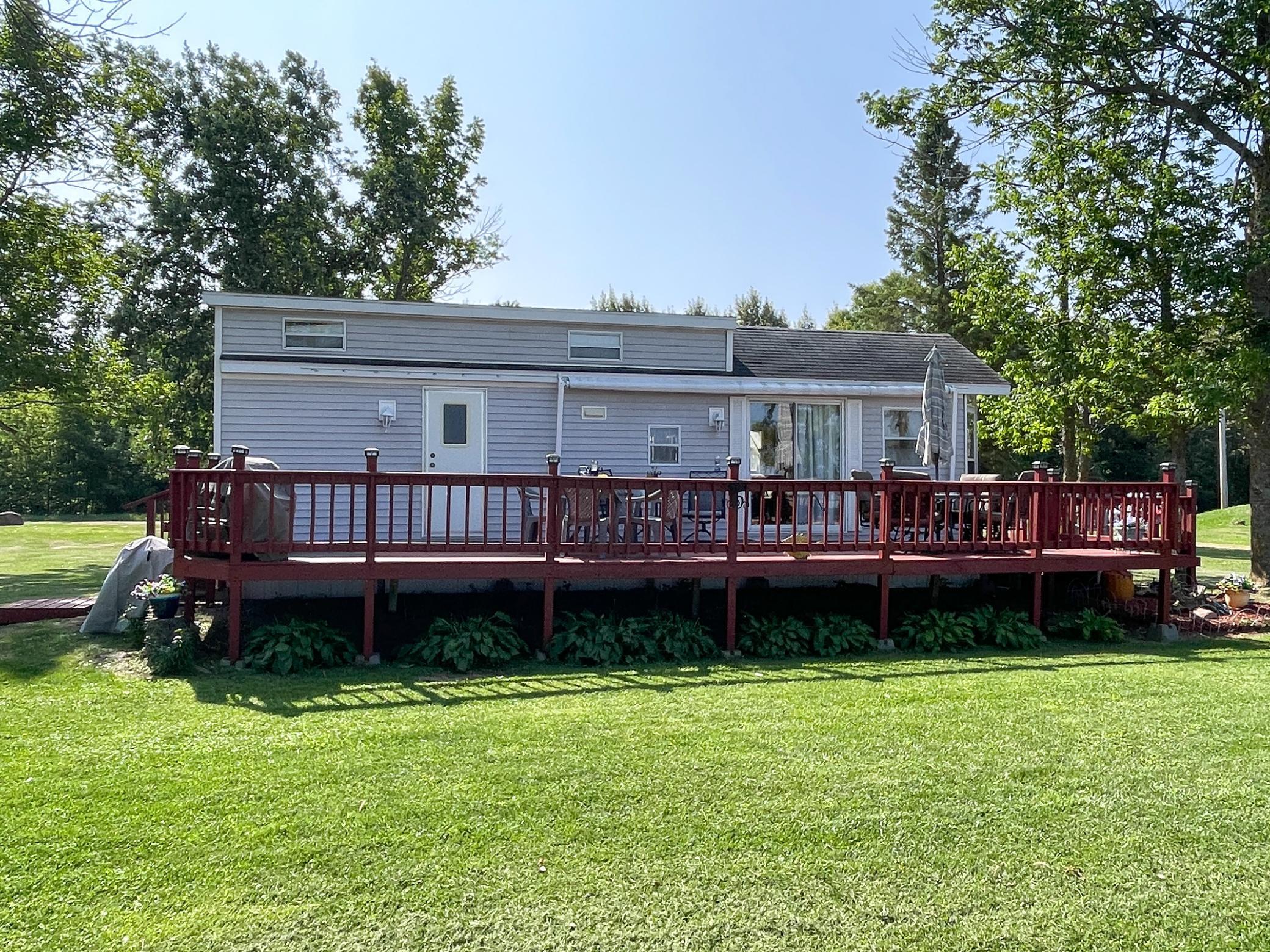 2005 single family home for sale at 21139 Joas Beach Road NE in Kelliher, MN — 1 bed, 1 bath (photo 8 of 61)