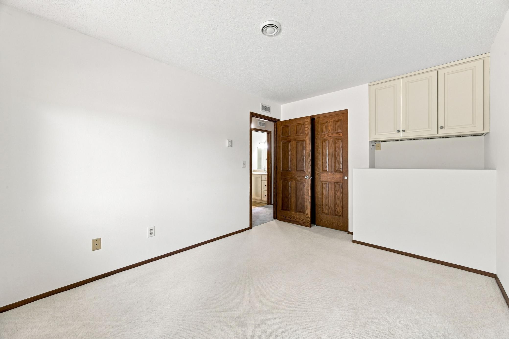 1987 single family home for sale at 2728 29th Avenue S in Moorhead, MN — 4 bed, 2 bath (photo 15 of 38)
