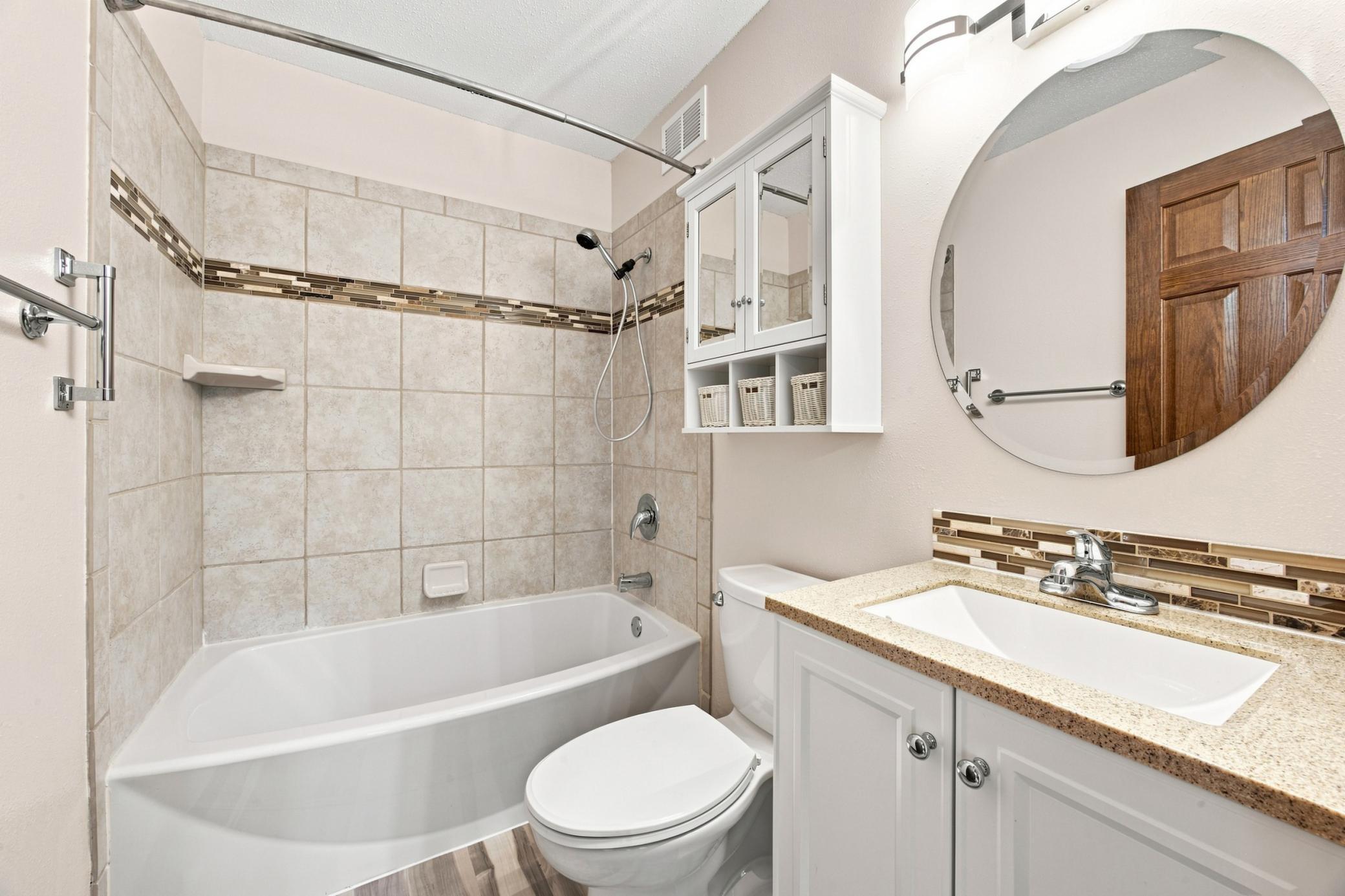 1987 single family home for sale at 2728 29th Avenue S in Moorhead, MN — 4 bed, 2 bath (photo 23 of 38)