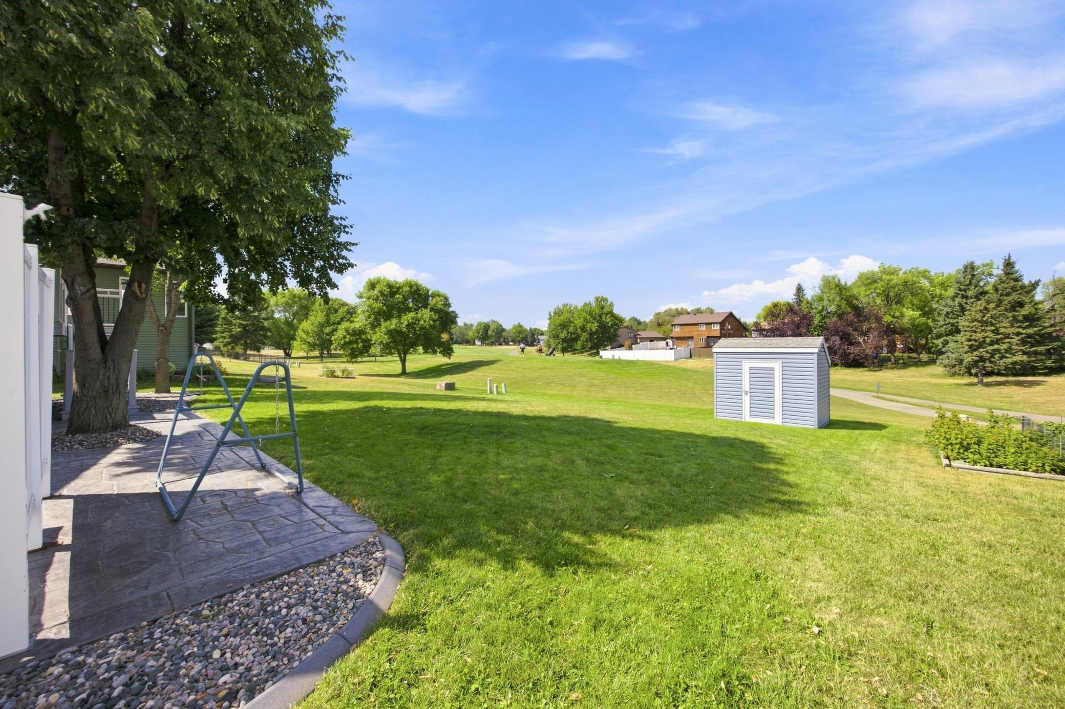 1987 single family home for sale at 2728 29th Avenue S in Moorhead, MN — 4 bed, 2 bath (photo 27 of 38)