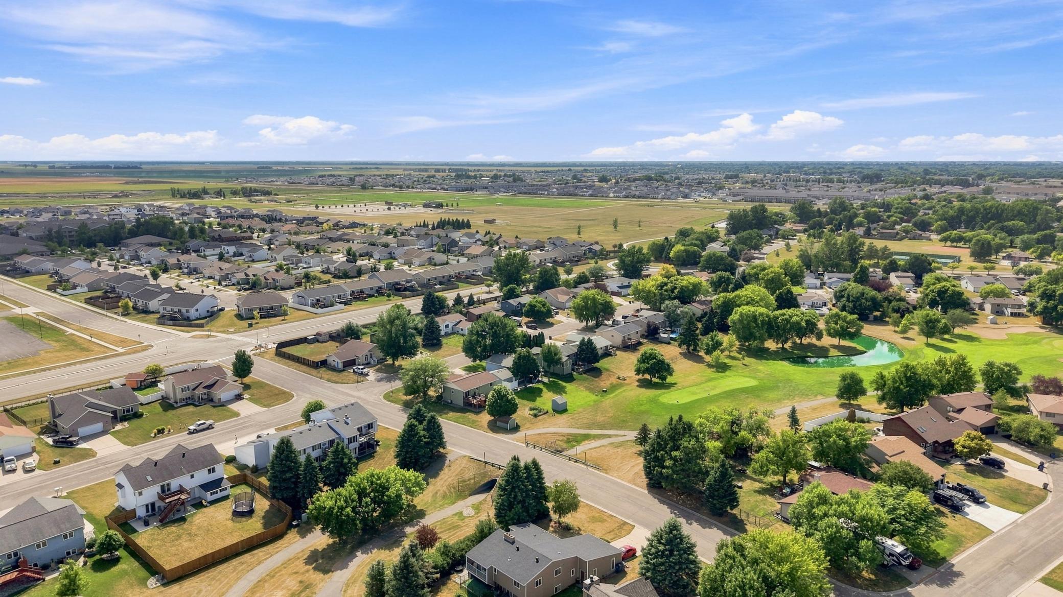 1987 single family home for sale at 2728 29th Avenue S in Moorhead, MN — 4 bed, 2 bath (photo 34 of 38)