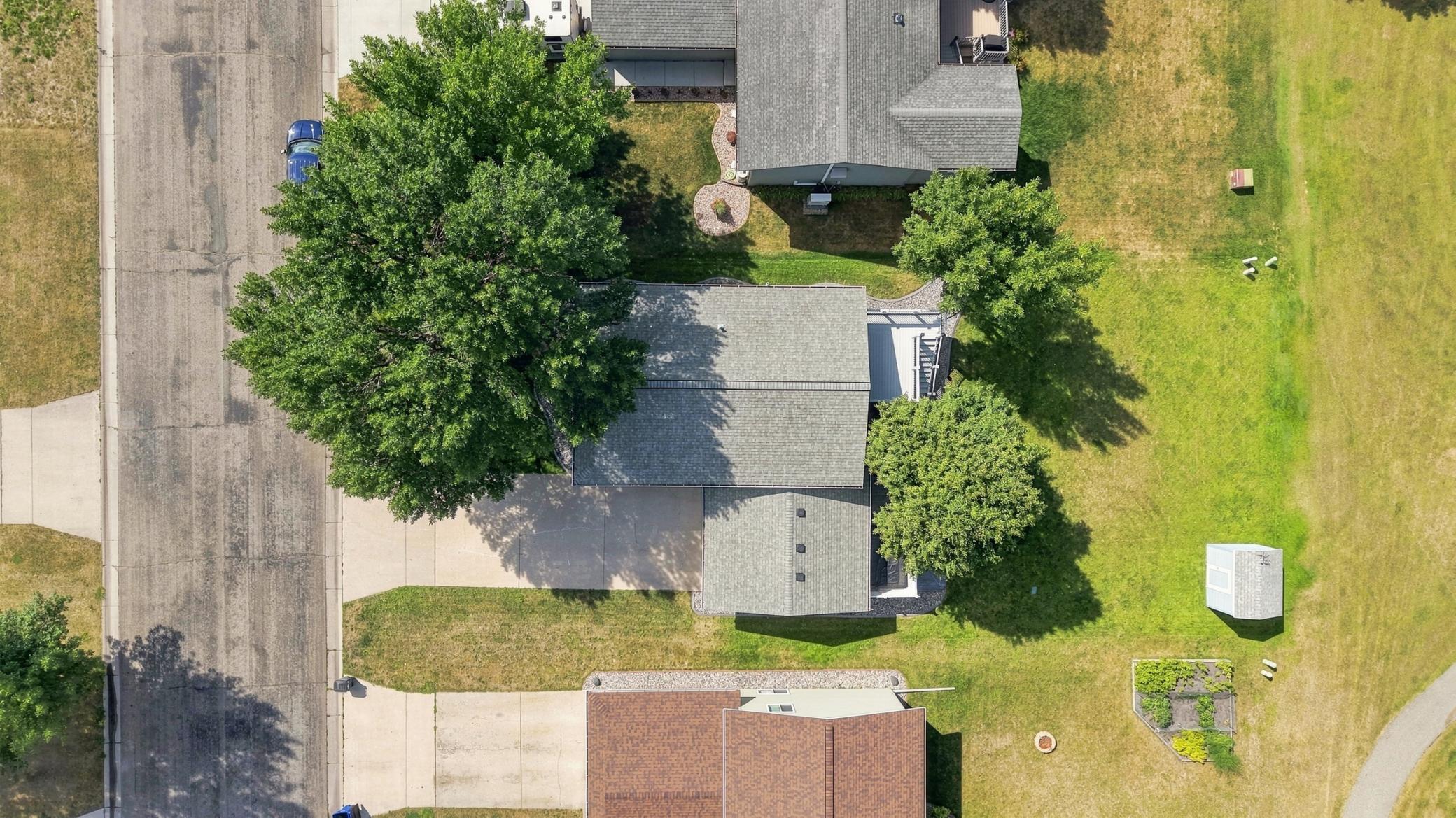 1987 single family home for sale at 2728 29th Avenue S in Moorhead, MN — 4 bed, 2 bath (photo 35 of 38)