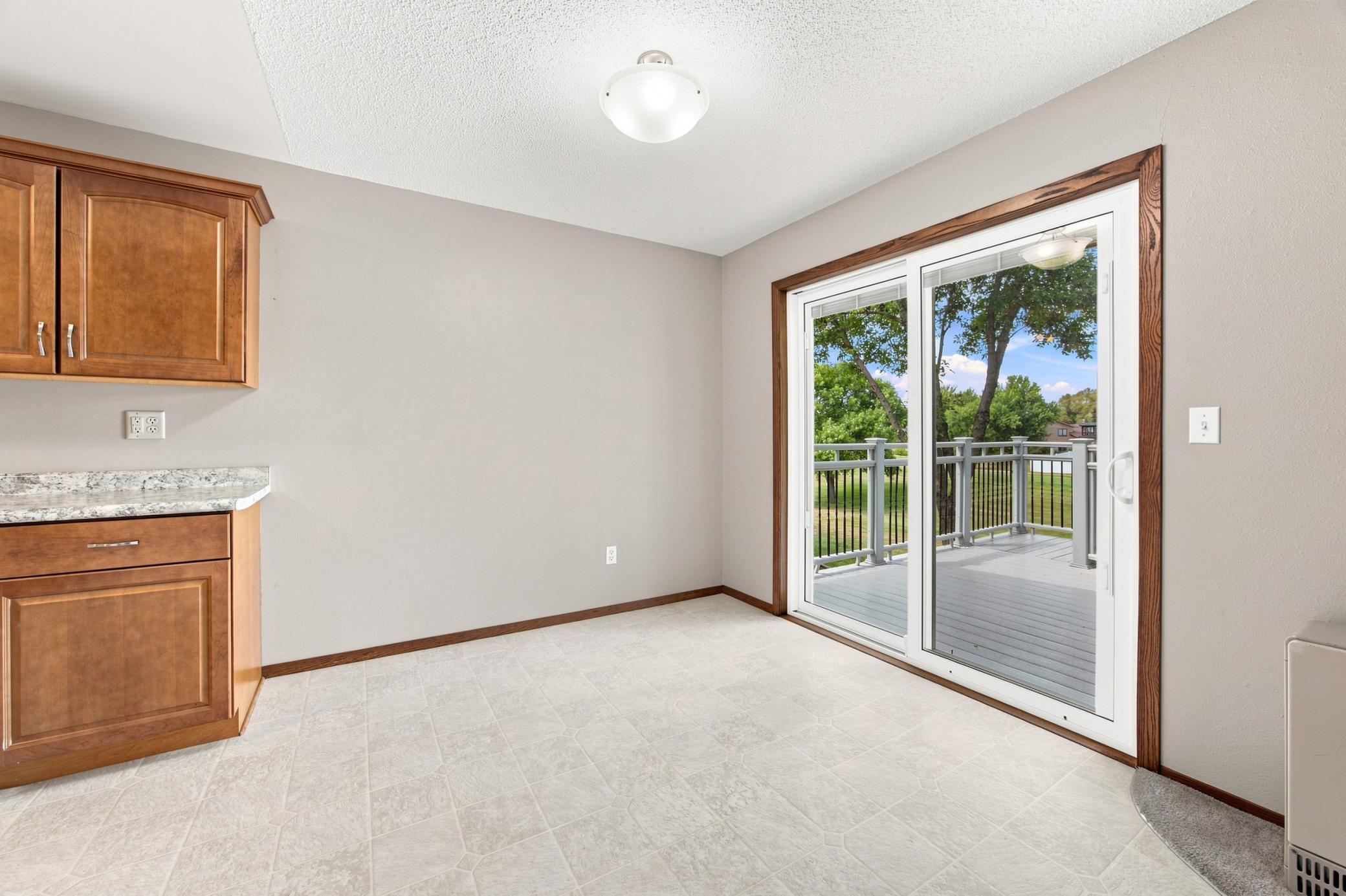 1987 single family home for sale at 2728 29th Avenue S in Moorhead, MN — 4 bed, 2 bath (photo 10 of 38)